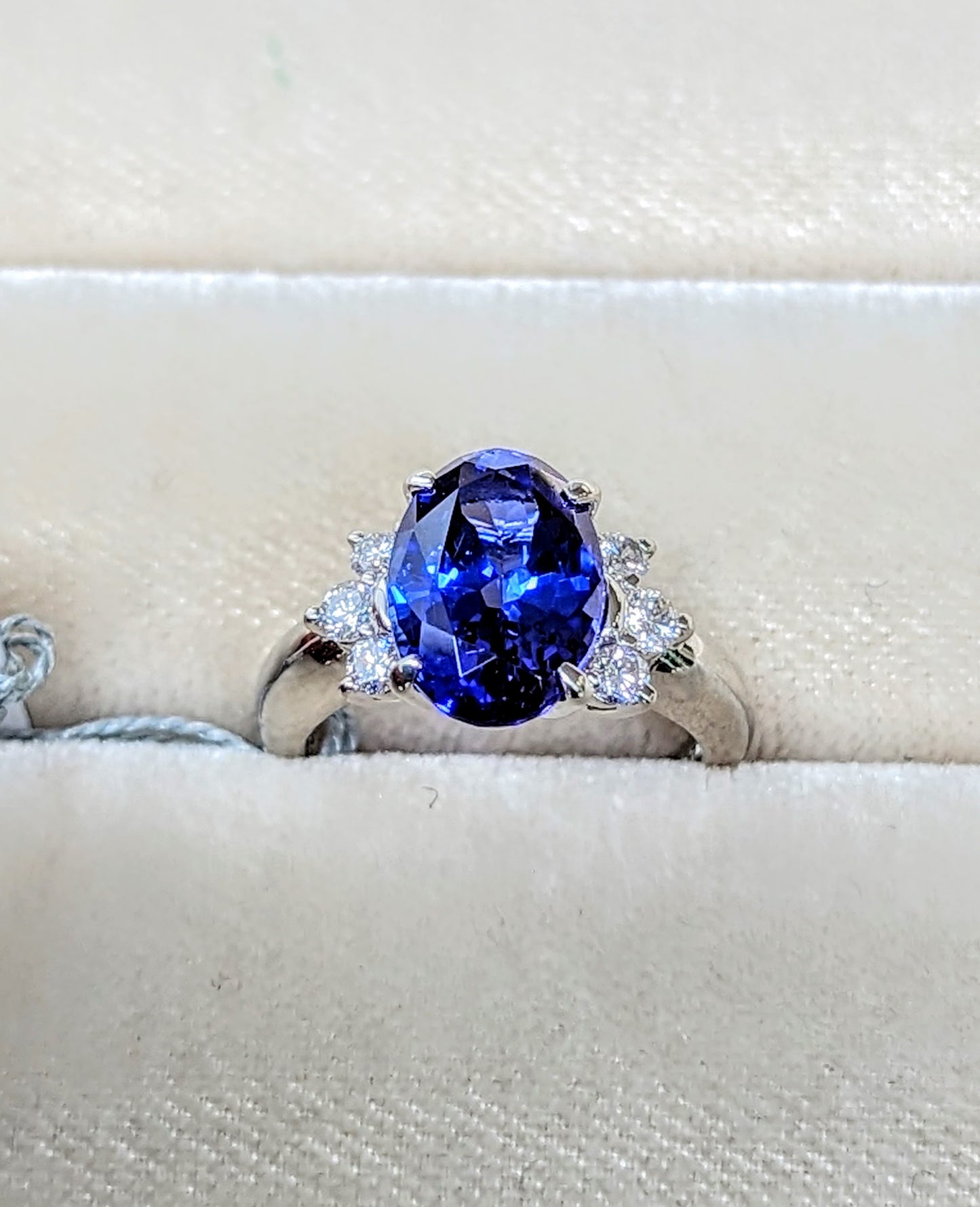 4.37ct タンザナイトリング【高貴】