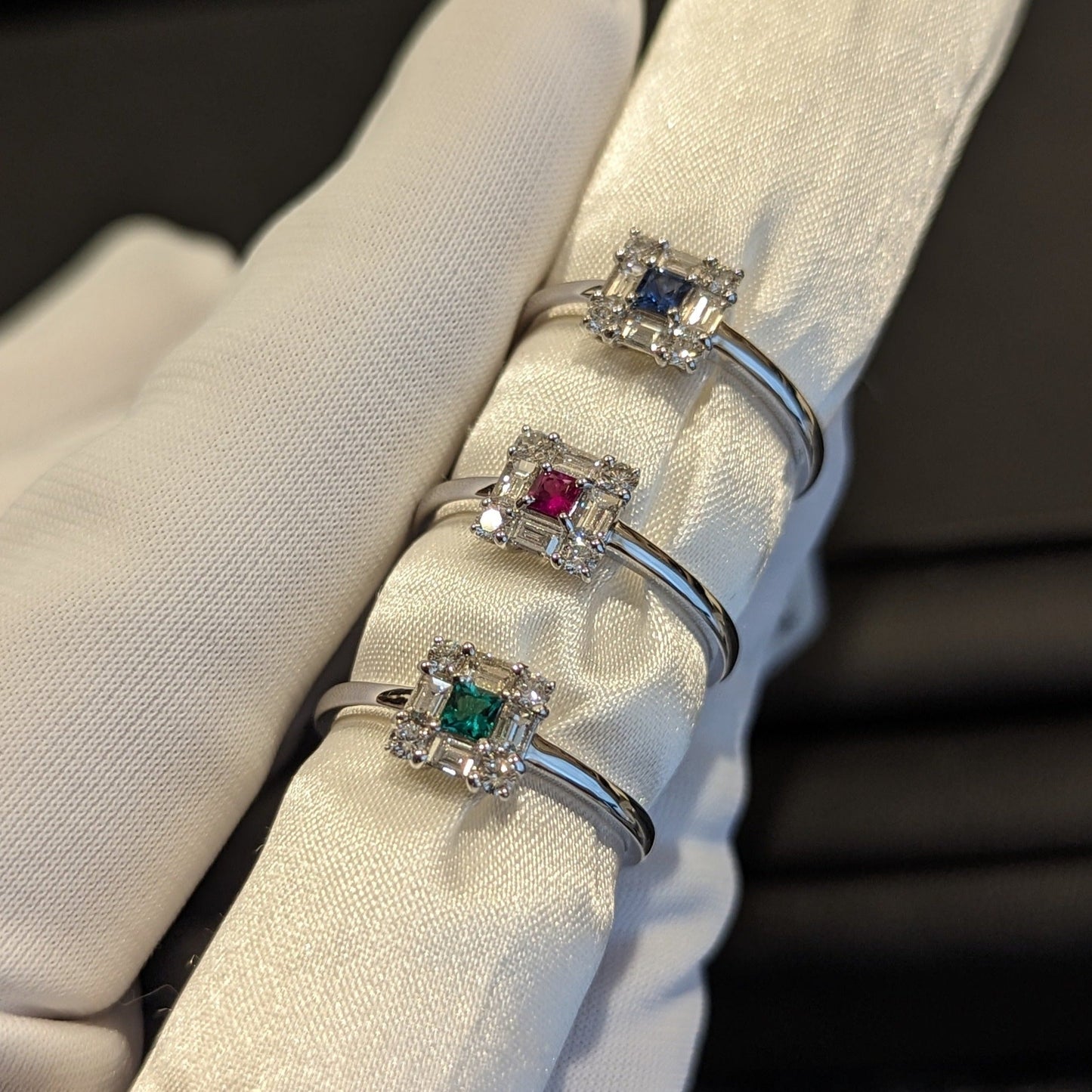 スクエアリングミニ PT・エメラルド0.07ct x ダイヤモンド0.32ct