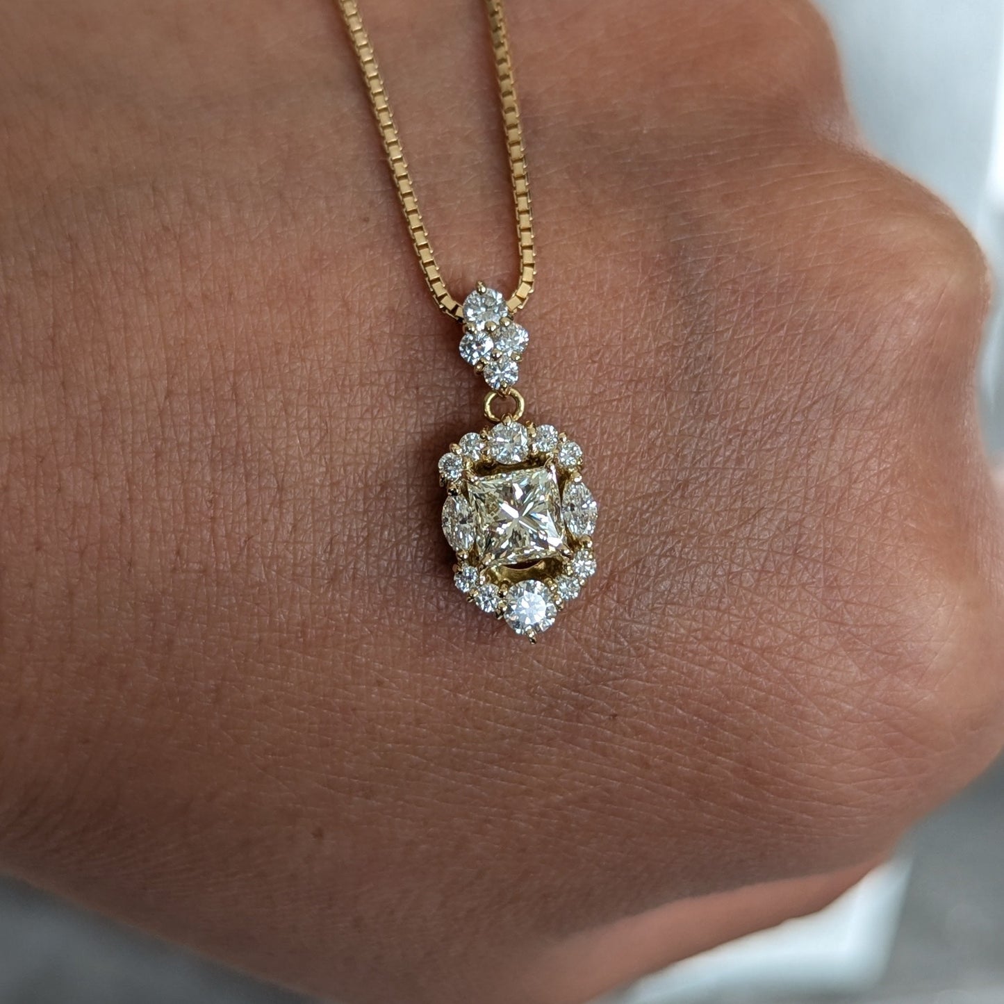 11. Botella YGネックレス ープリンセスカットダイヤモンド 1.012ct + 0.54ct ー