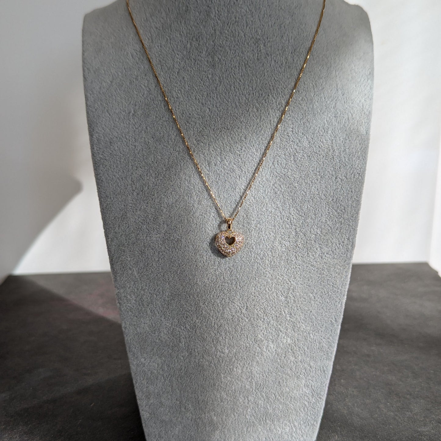 10. 【チャリティ企画】ぷっくりハート♡パヴェYGネックレス 0.52ct