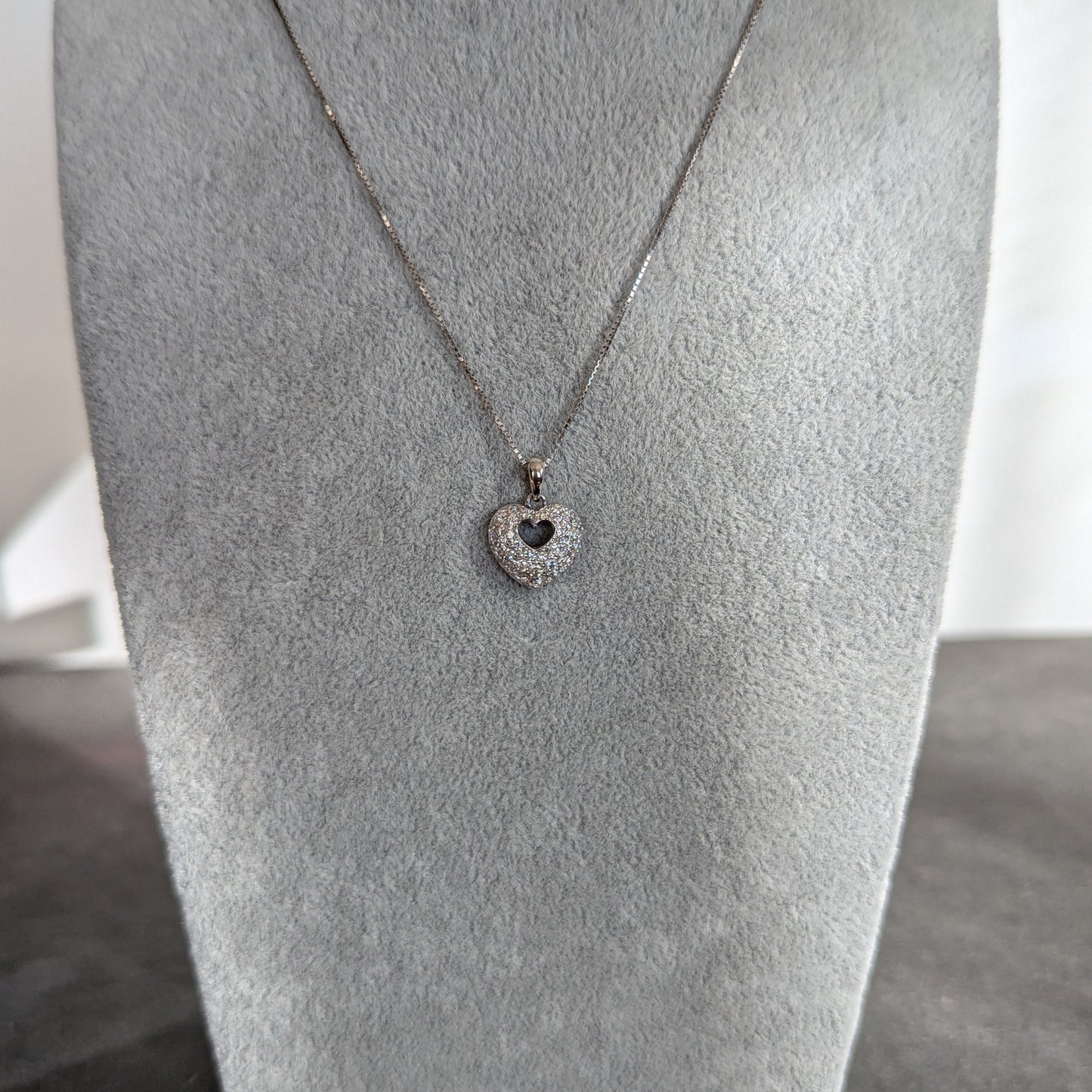 9. 【チャリティ企画】ぷっくりハート♡パヴェPTネックレス 0.51ct