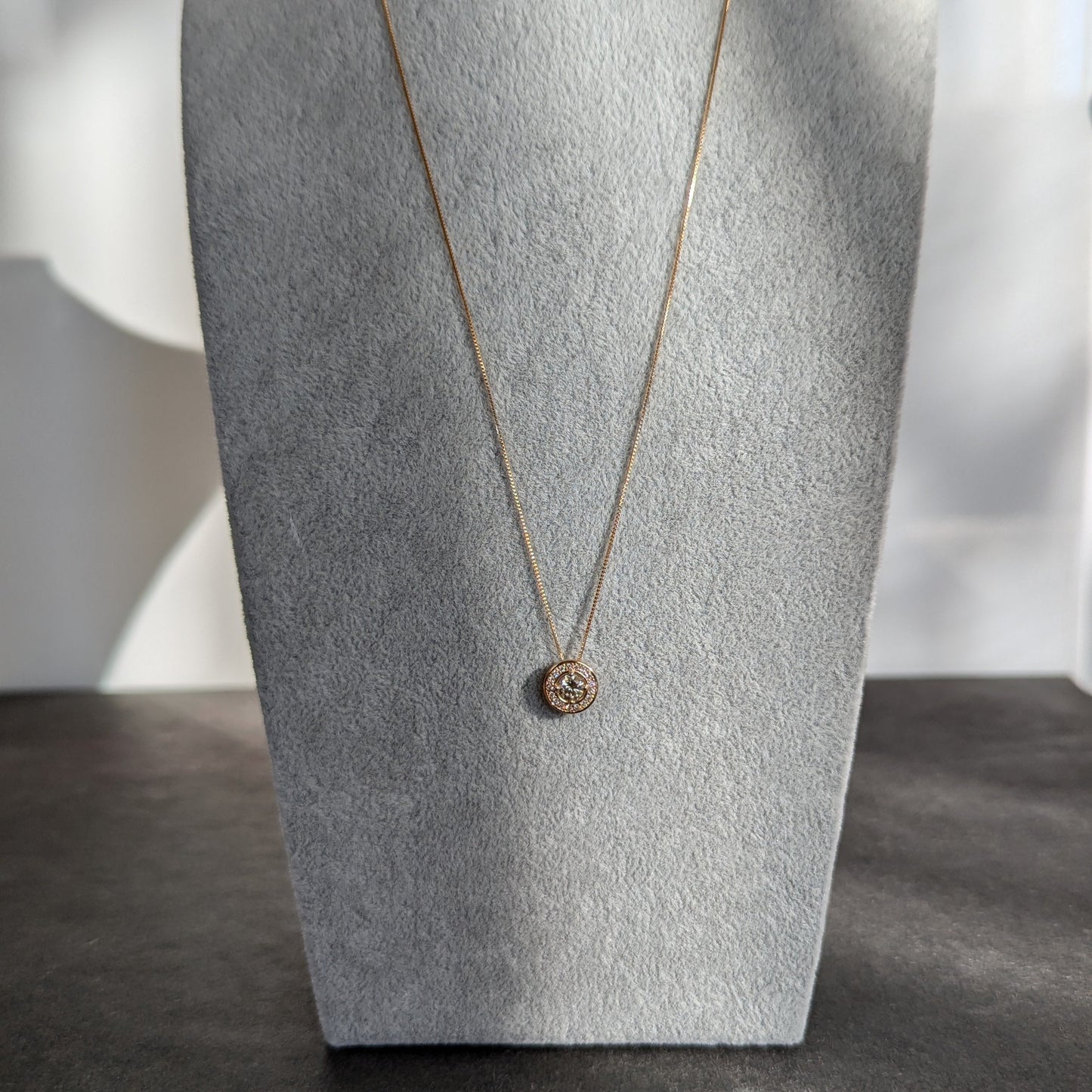 13. サークル YGダイヤモンド取り巻きネックレス 0.306ct + 0.09ct