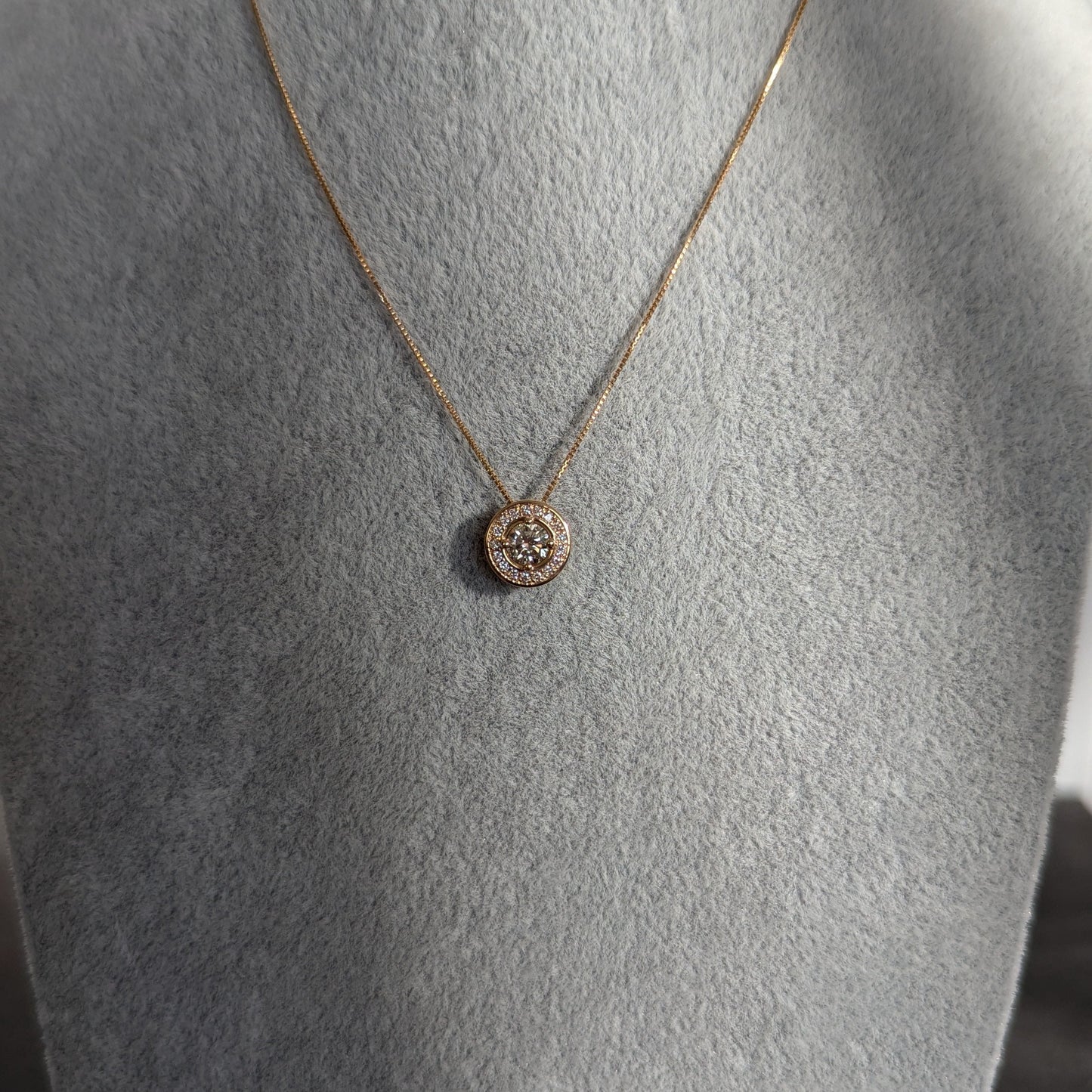 13. サークル YGダイヤモンド取り巻きネックレス 0.306ct + 0.09ct