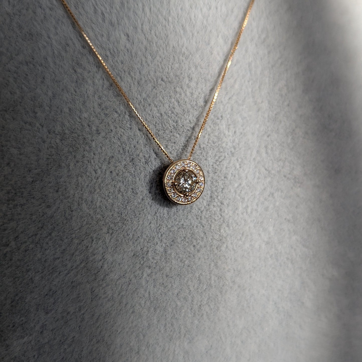 13. サークル YGダイヤモンド取り巻きネックレス 0.306ct + 0.09ct