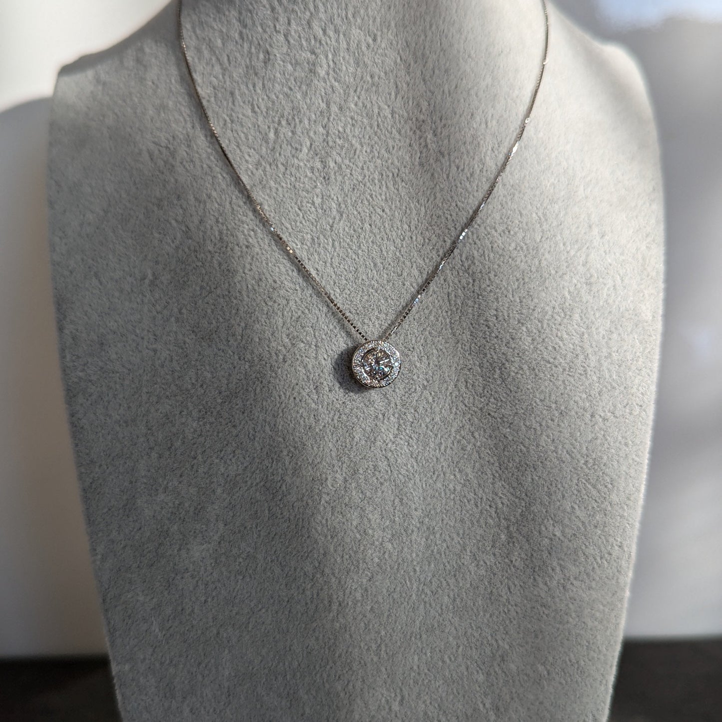 12. サークル PTダイヤモンド取り巻きネックレス 0.528ct + 0.12ct