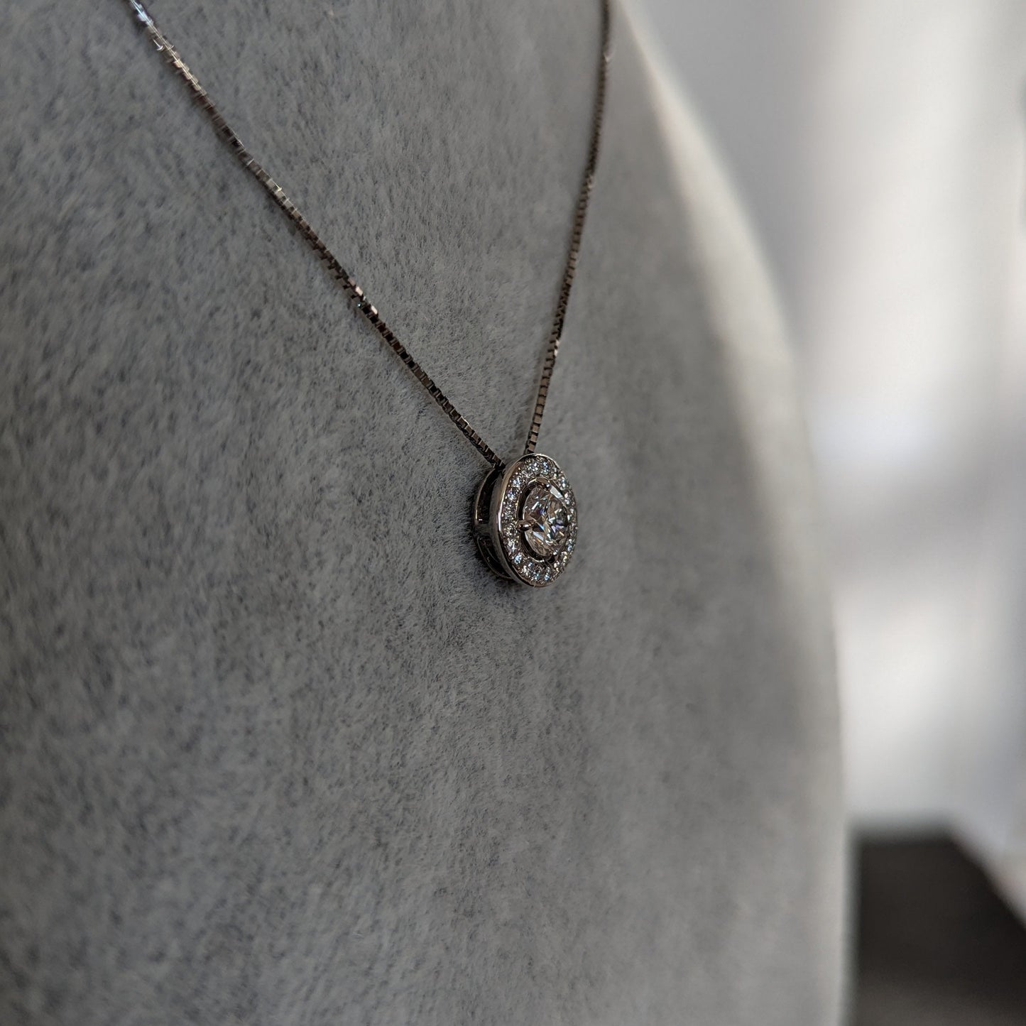 12. サークル PTダイヤモンド取り巻きネックレス 0.528ct + 0.12ct