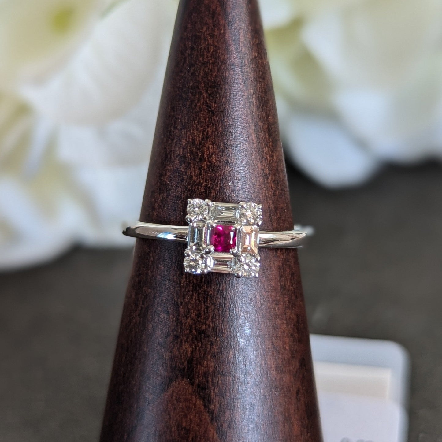 スクエアリング・ミニ PT・ルビー0.09ct x ダイヤモンド0.32ct