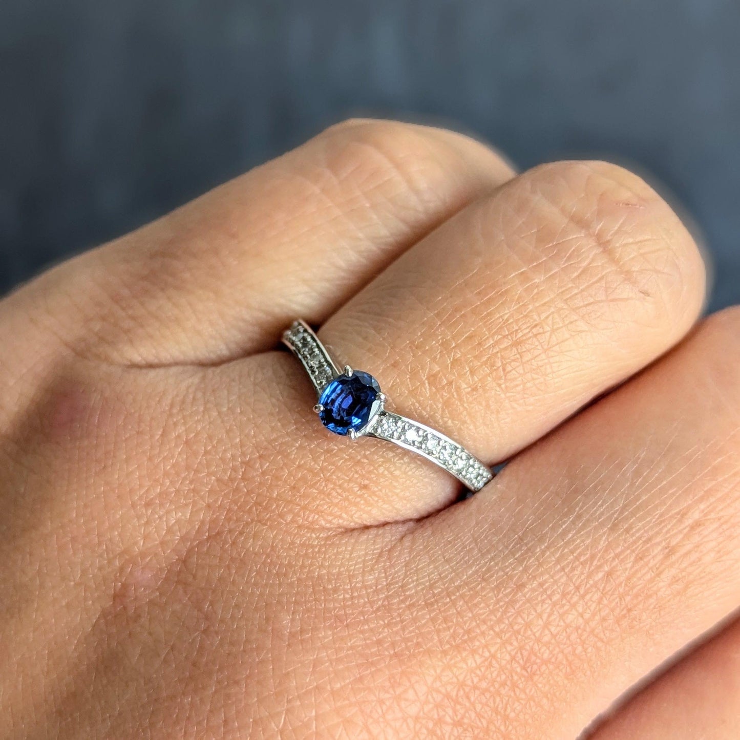 【Blue Moon Ring】 PT サファイアリング お着物にも