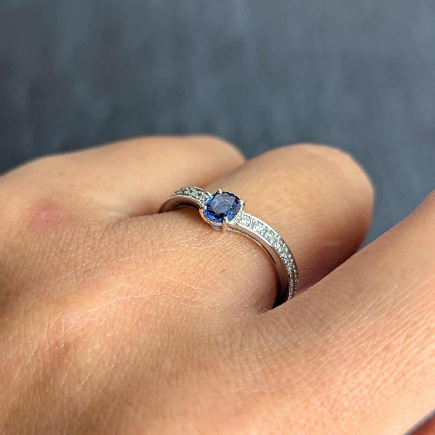 【Blue Moon Ring】 PT サファイアリング お着物にも