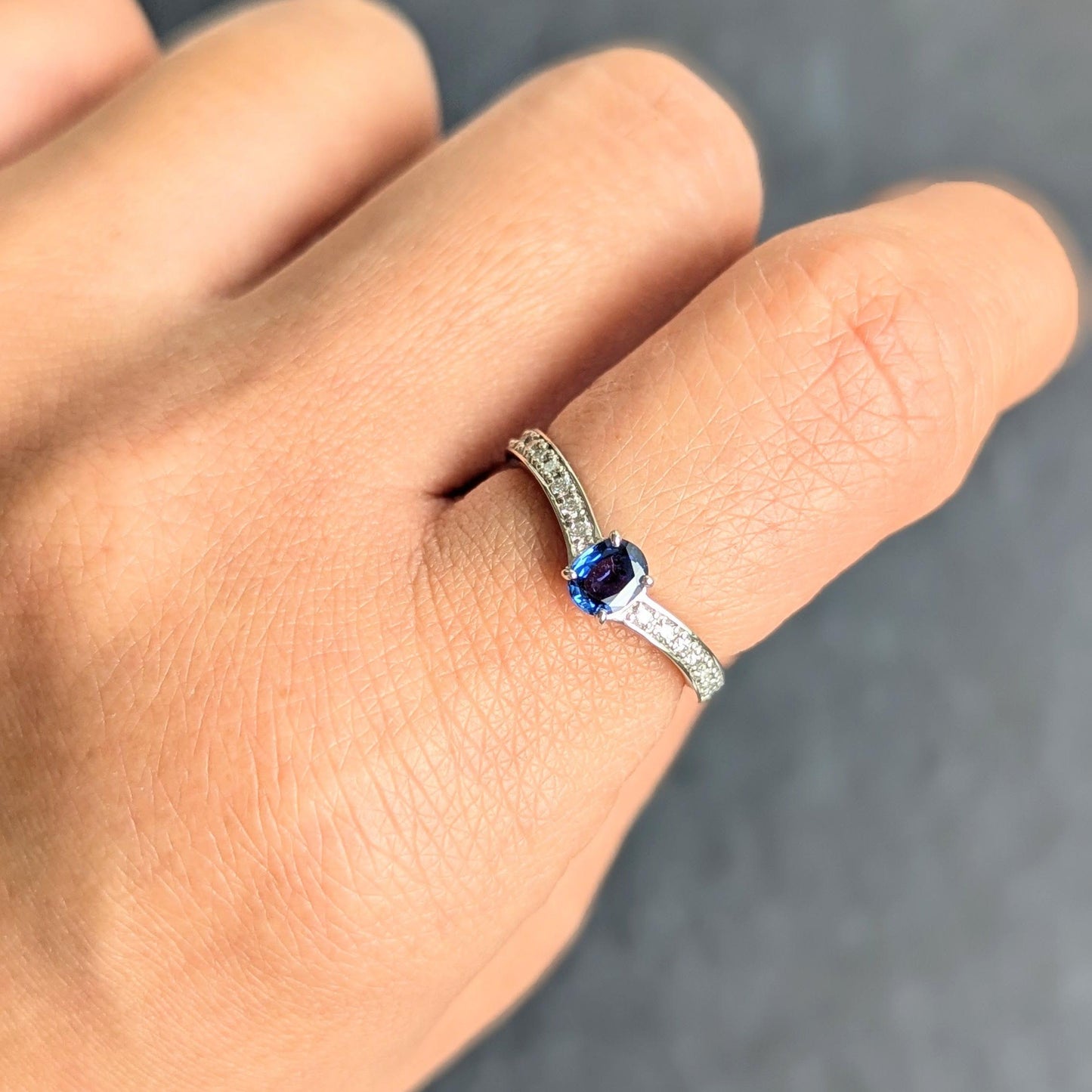 【Blue Moon Ring】 PT サファイアリング お着物にも