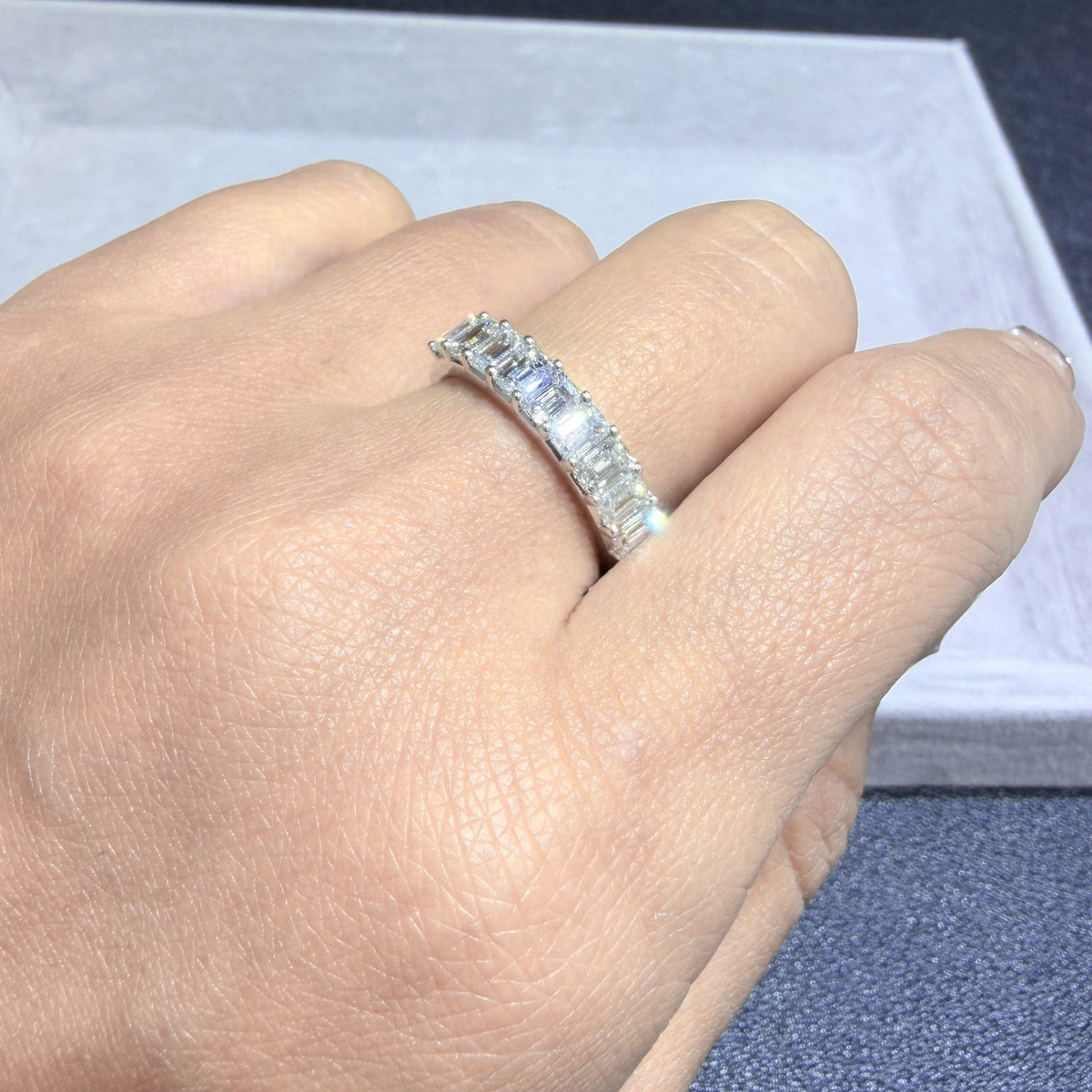 9石エメラルドカット 1.75ct ハーフエタニティリング