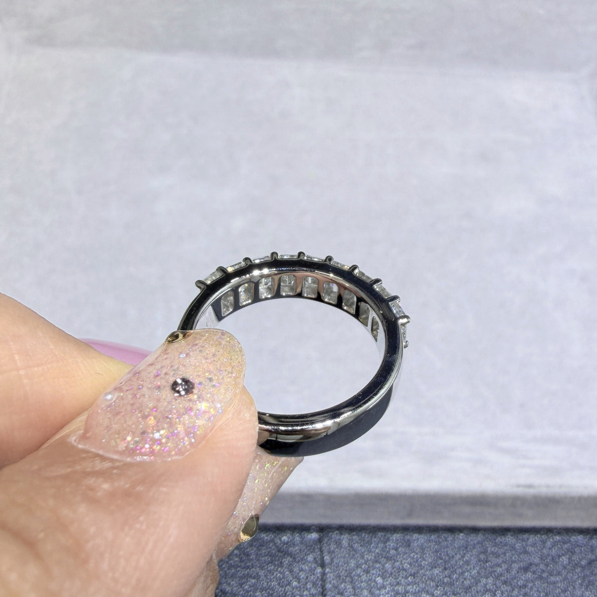 9石エメラルドカット 1.75ct ハーフエタニティリング