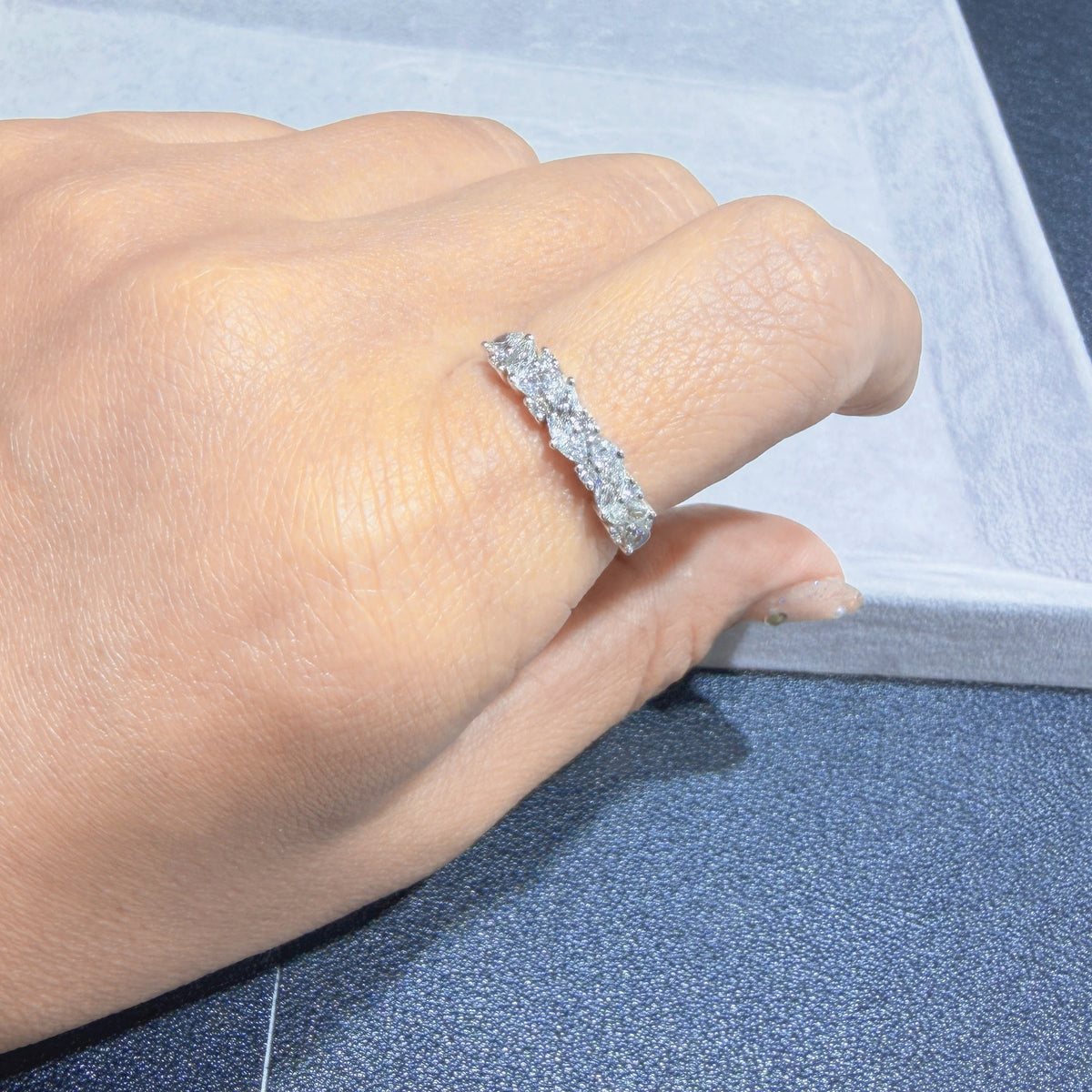 マーキス×ラウンド 0.67ct ハーフエタニティリング