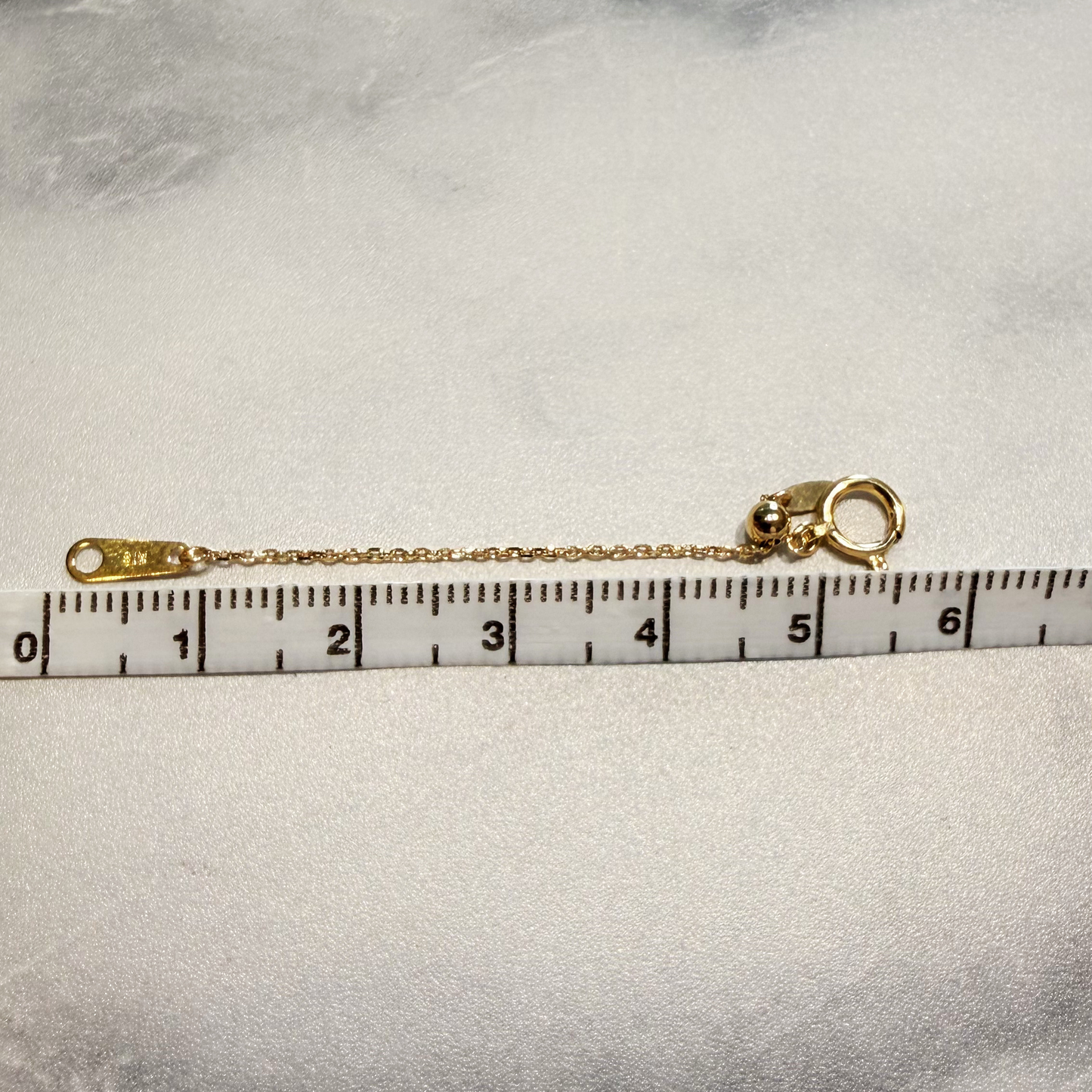 スライド式は5cmより少し長め