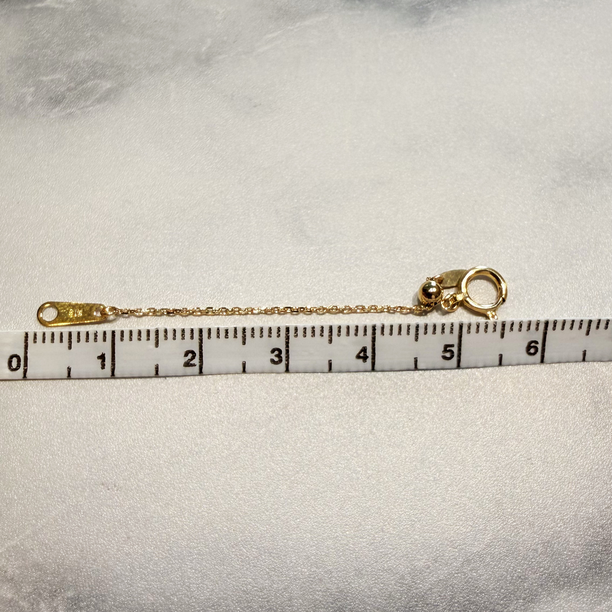 スライド式は5cmより少し長め