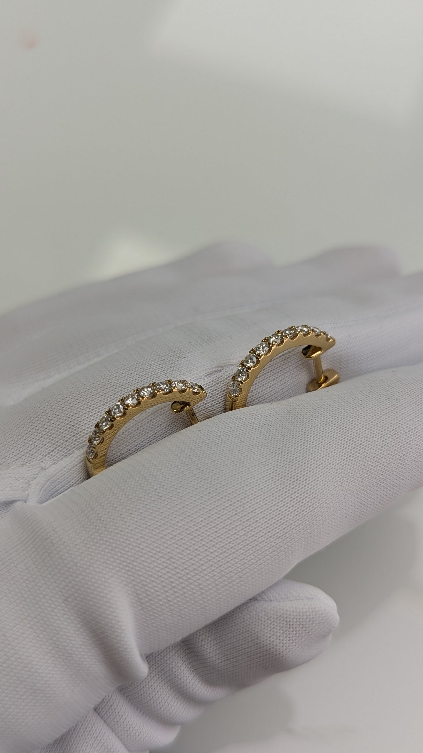 【1560フープ】18石・約0.5ct前後・2mm x 18mm