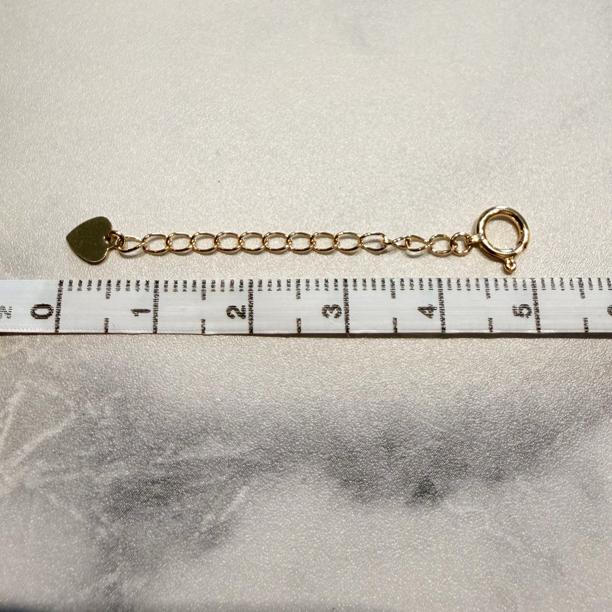エンドパーツと引き輪も含めて5cmです。