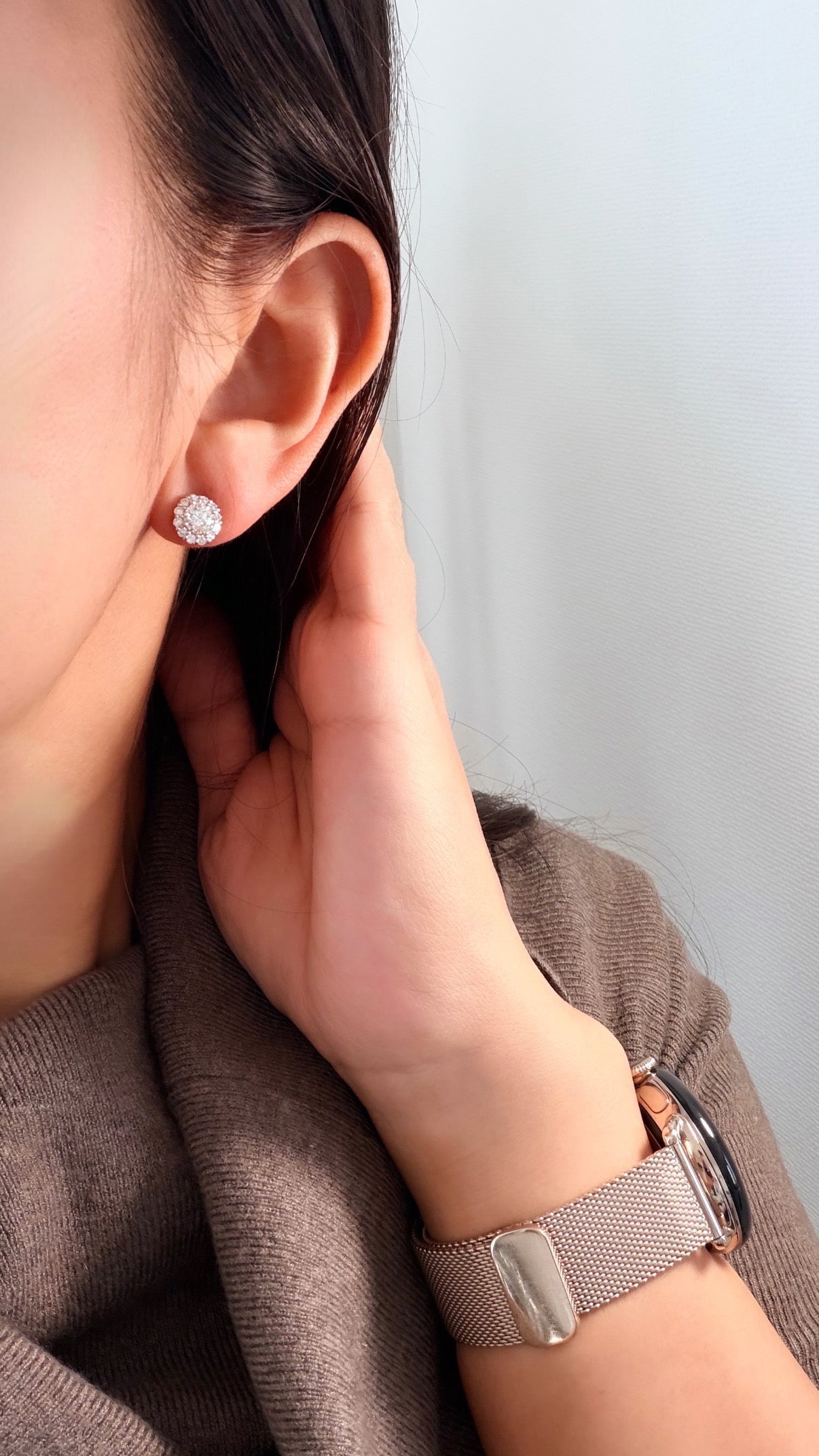 PT・センター計1ct up + メレ0.5ct up ダイヤモンド取り巻き/ヘイローピアス