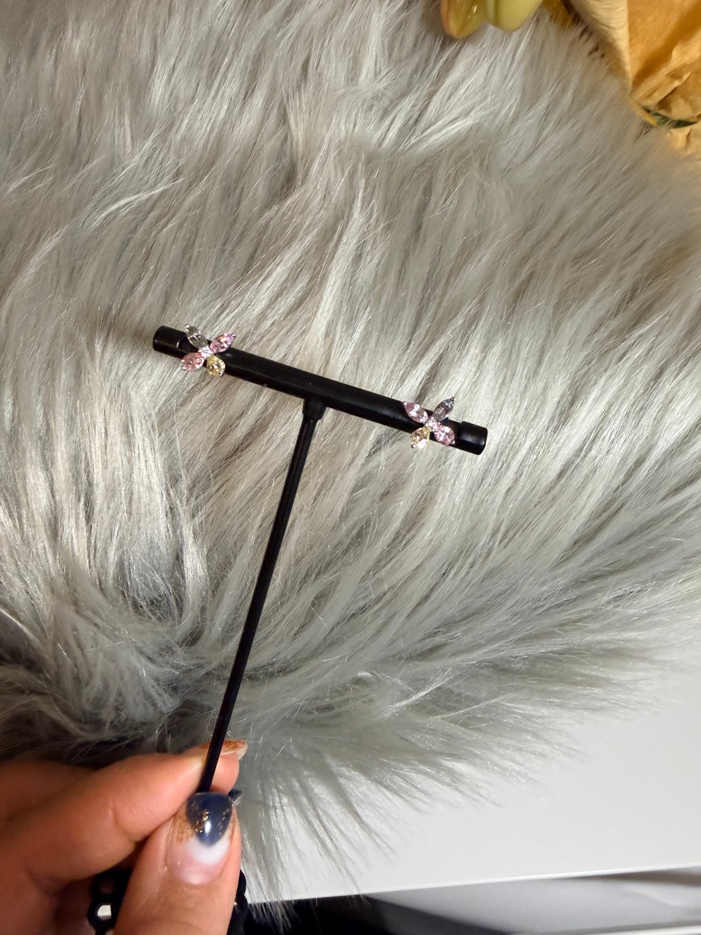 ファンシーサファイア バタフライピアス