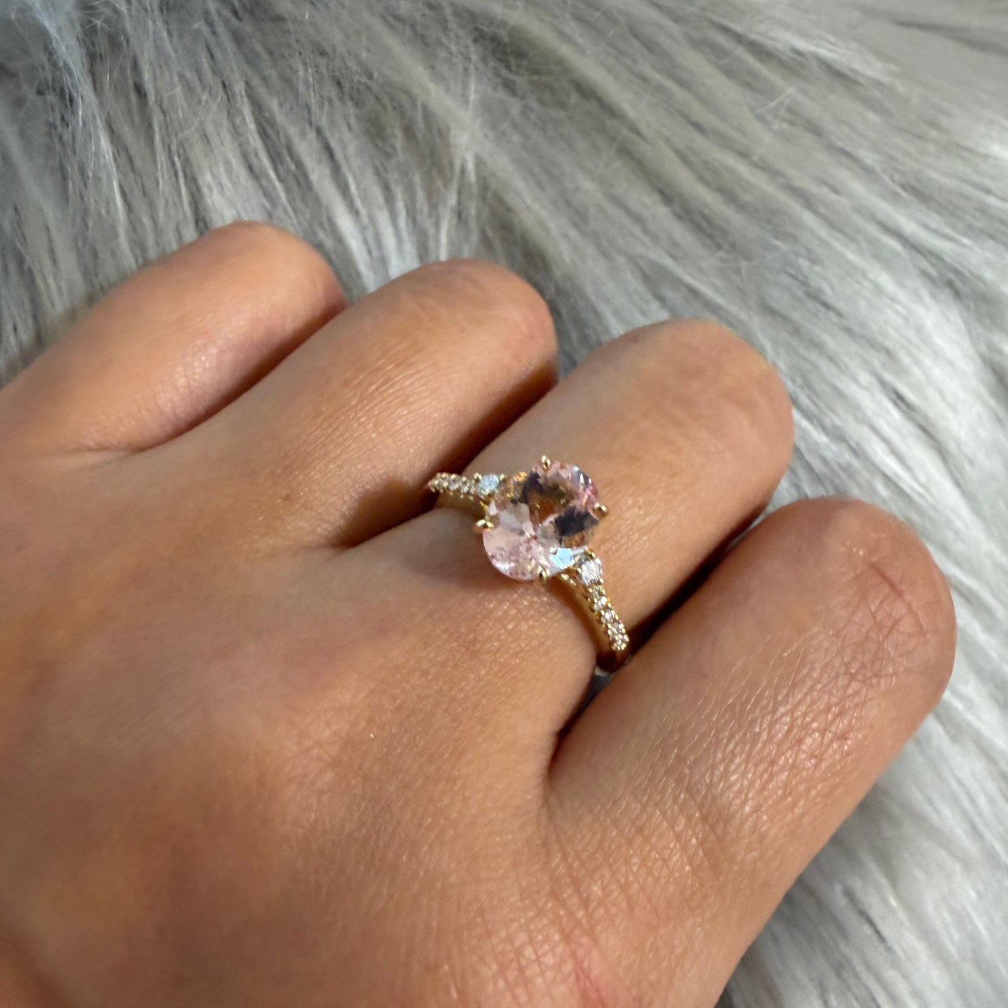 【Dance】オーバルシェイプ・モルガナイトリング YG