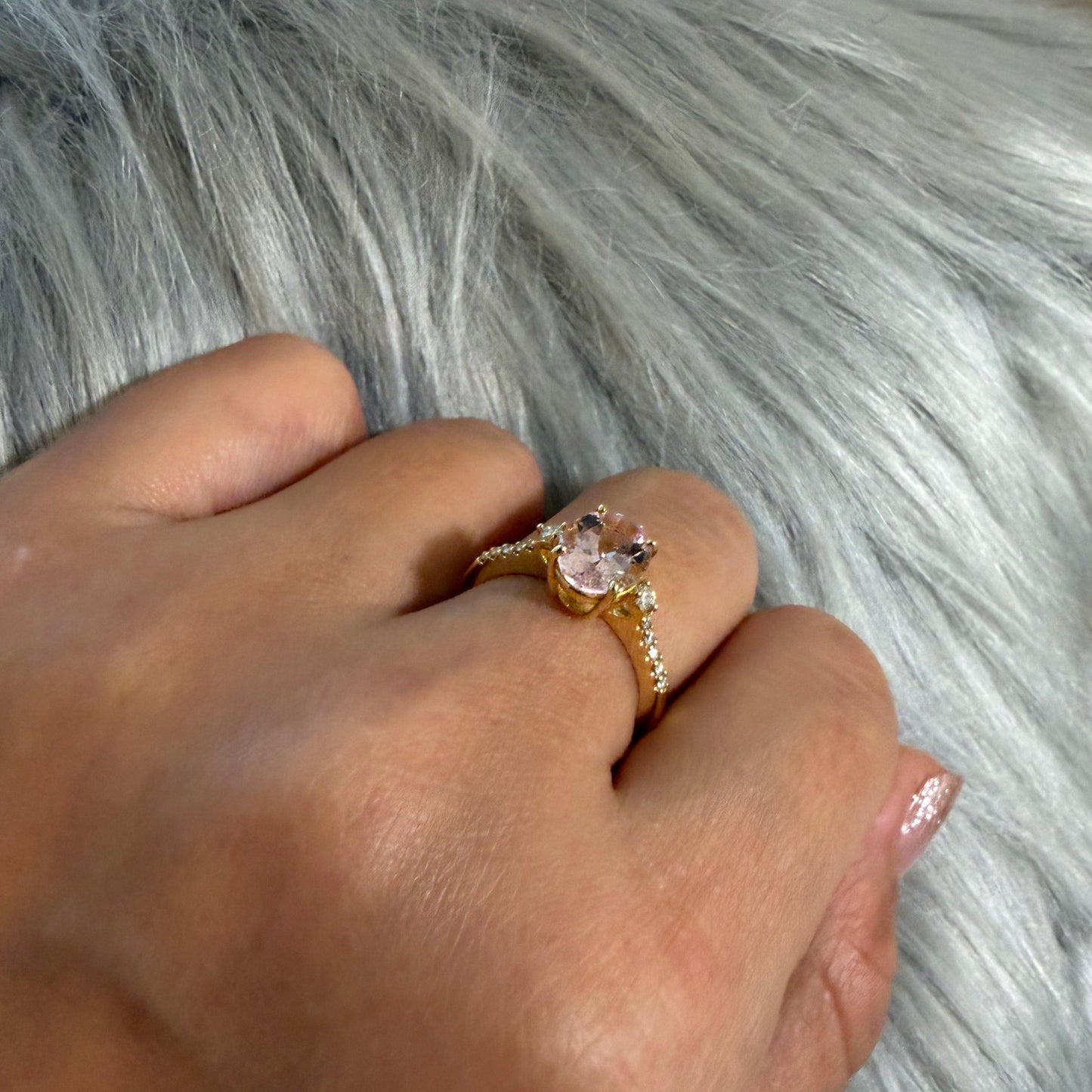 【Dance】オーバルシェイプ・モルガナイトリング YG