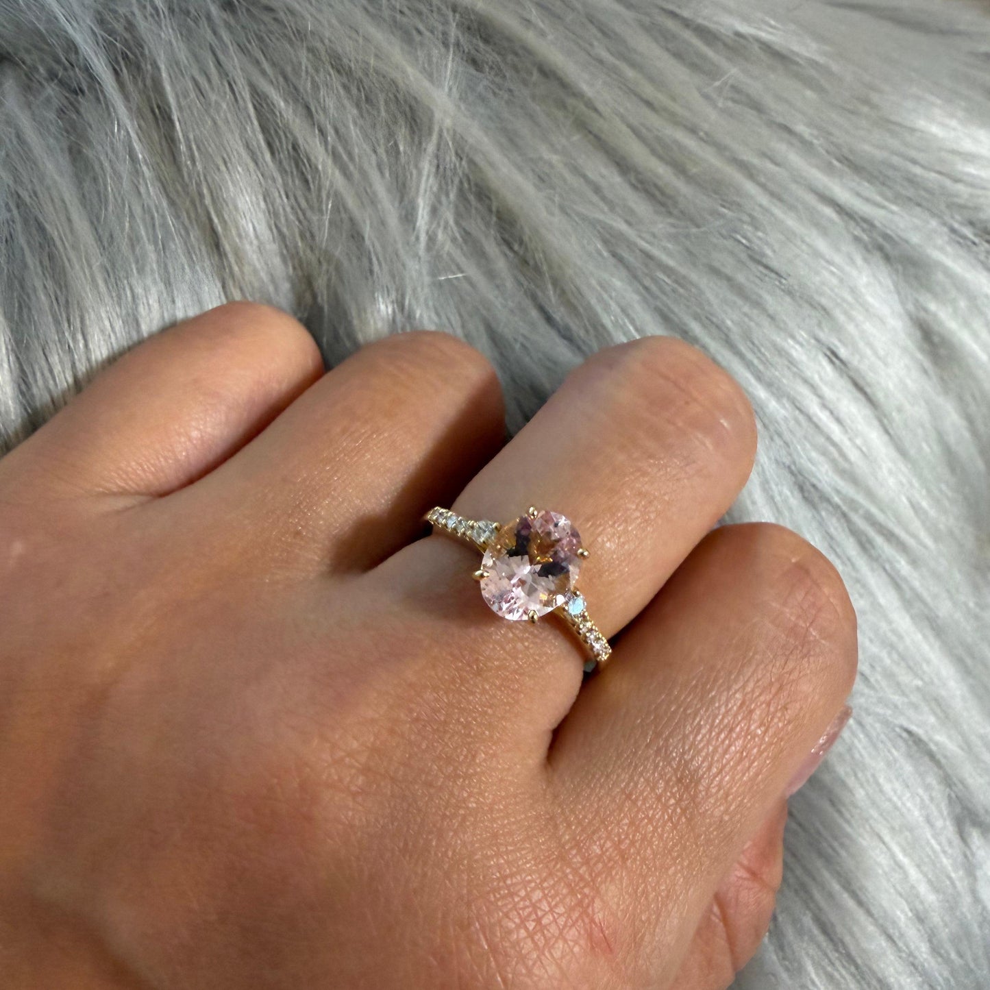 【Dance】オーバルシェイプ・モルガナイトリング YG