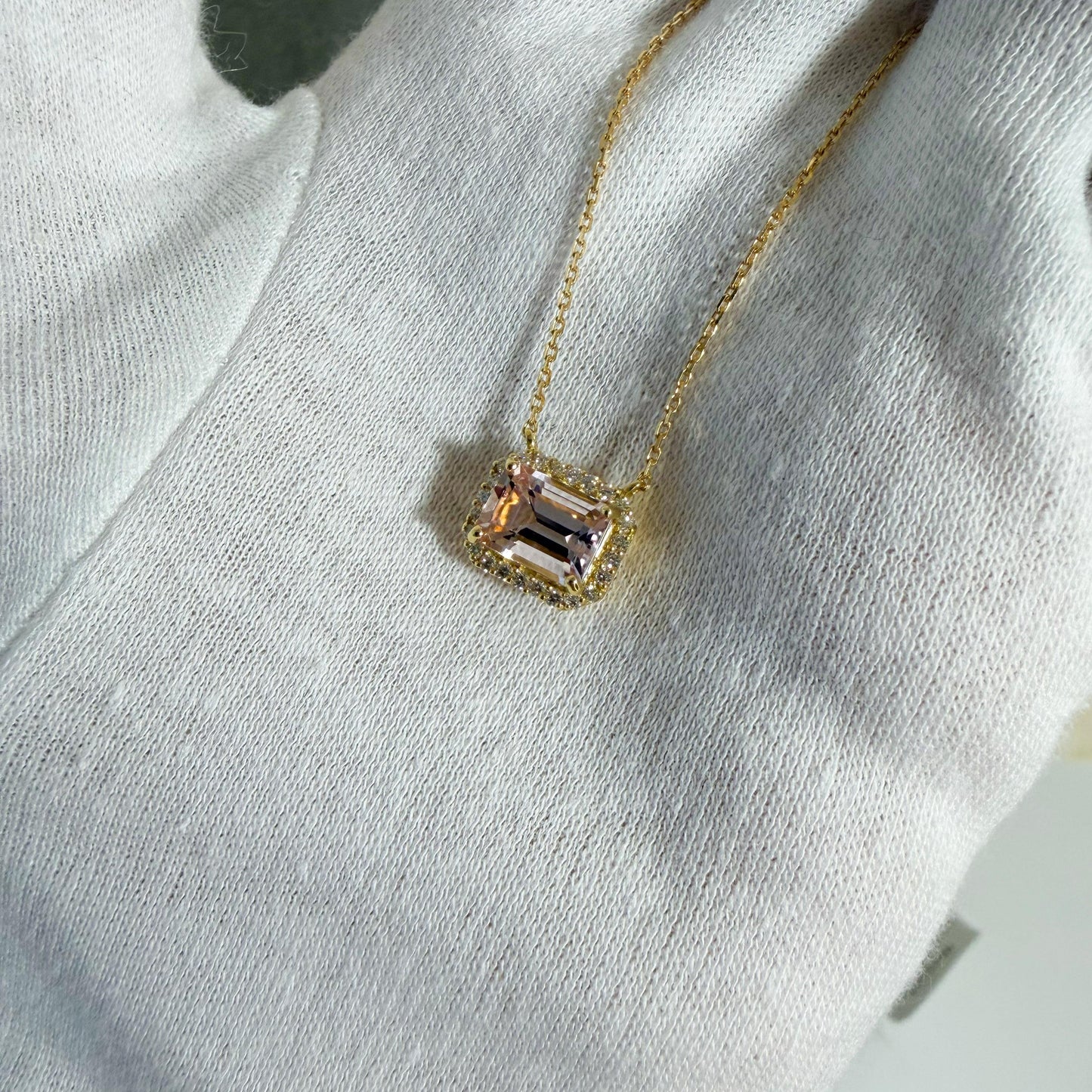 YGモルガナイトネックレス