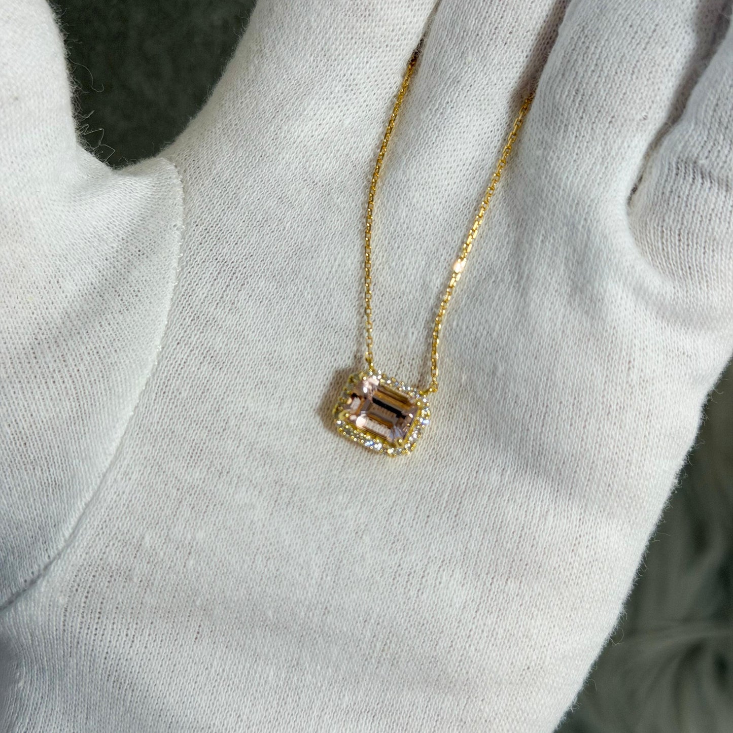 YGモルガナイトネックレス