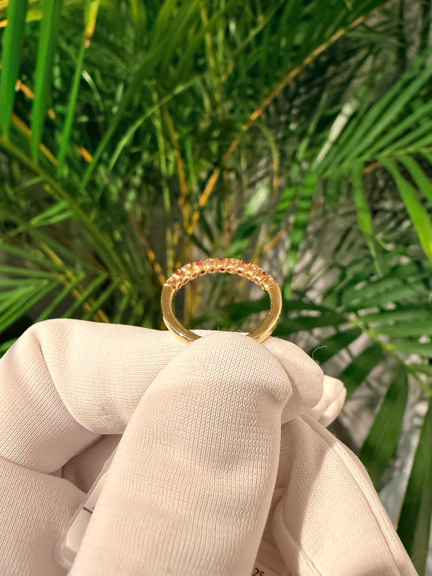 11. YG ルビーxダイヤモンド ハーフエタニティリング