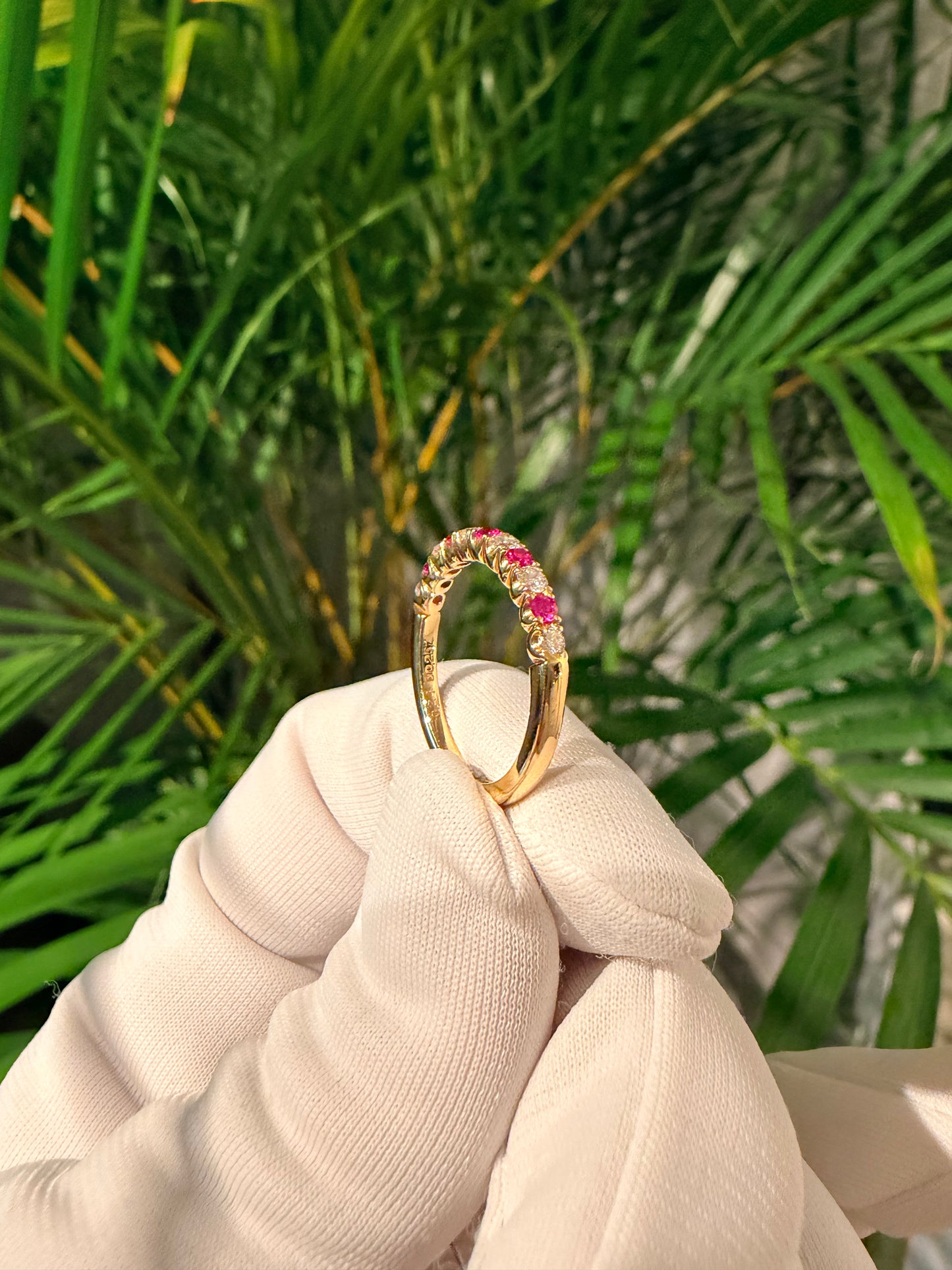 11. YG ルビーxダイヤモンド ハーフエタニティリング