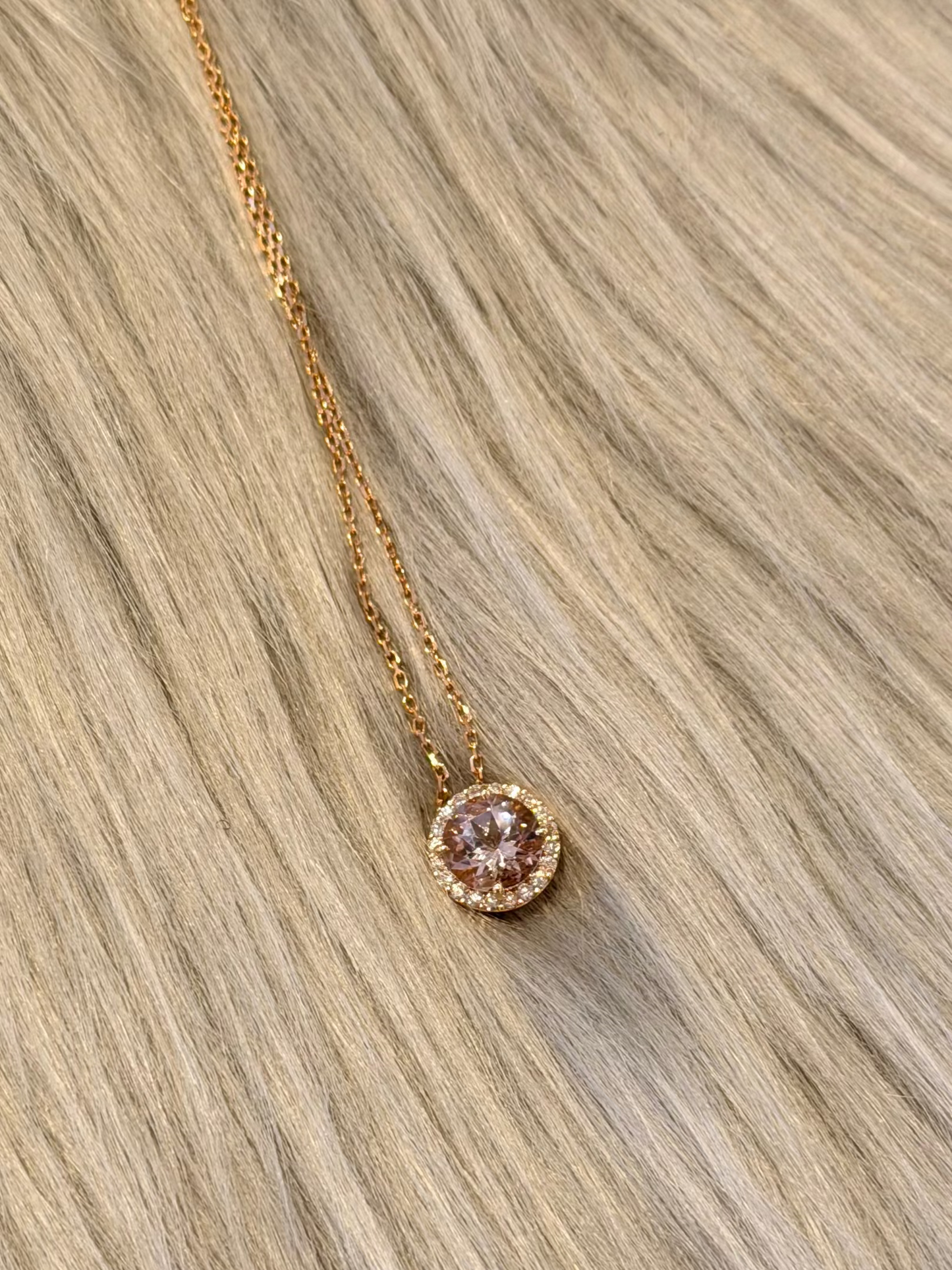 22. PG モルガナイト ラウンドネックレス CANDY