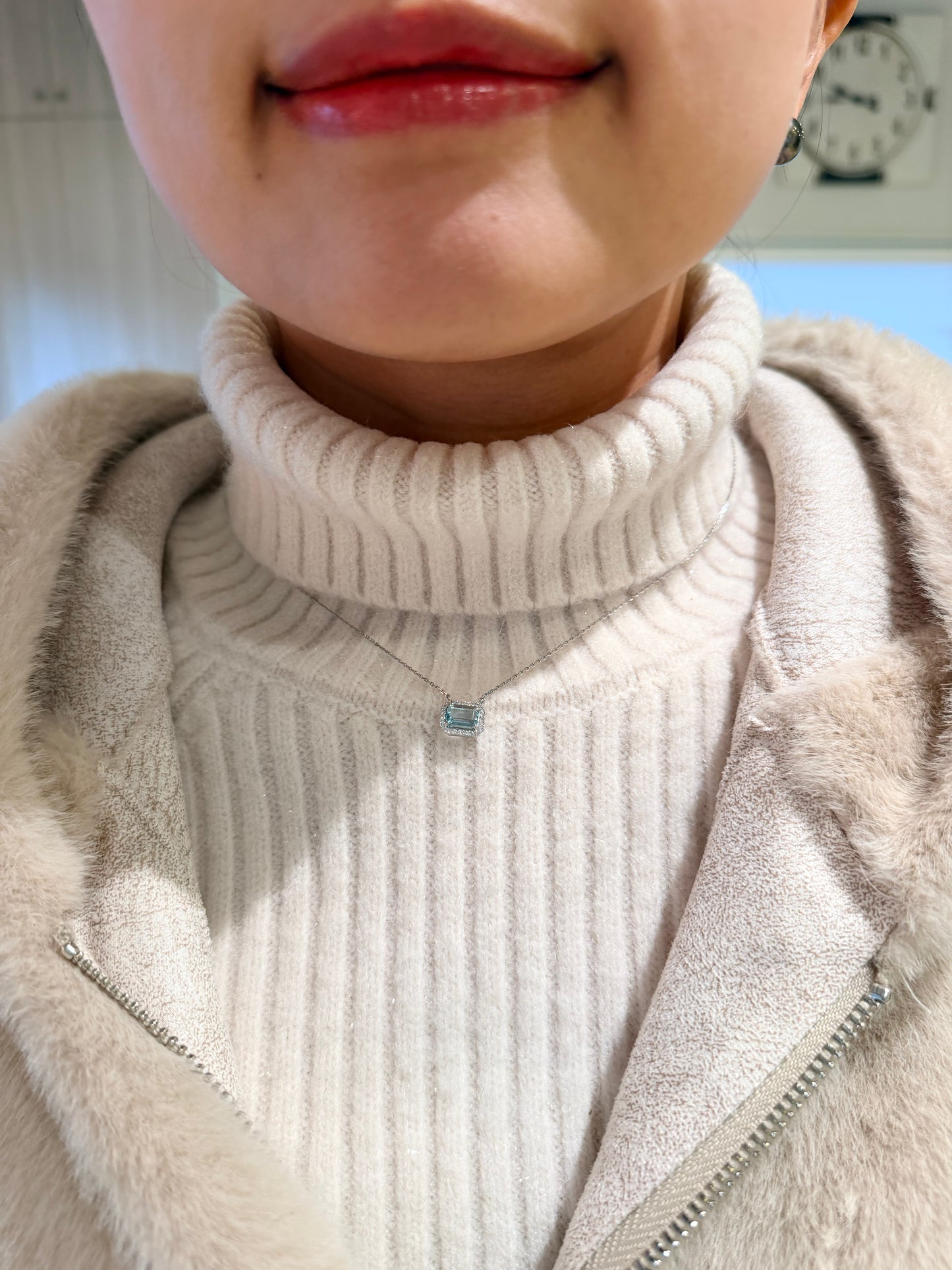 20. PT アクアマリン エメラルドカットネックレス