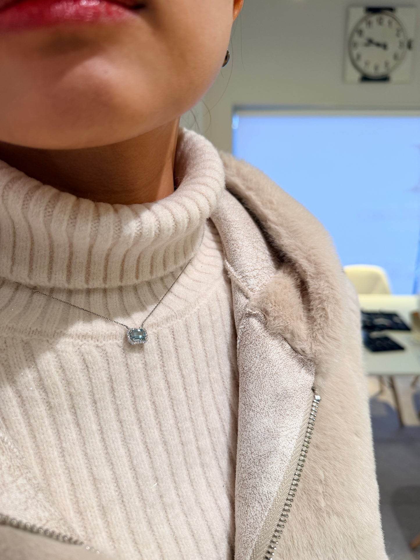 20. PT アクアマリン エメラルドカットネックレス