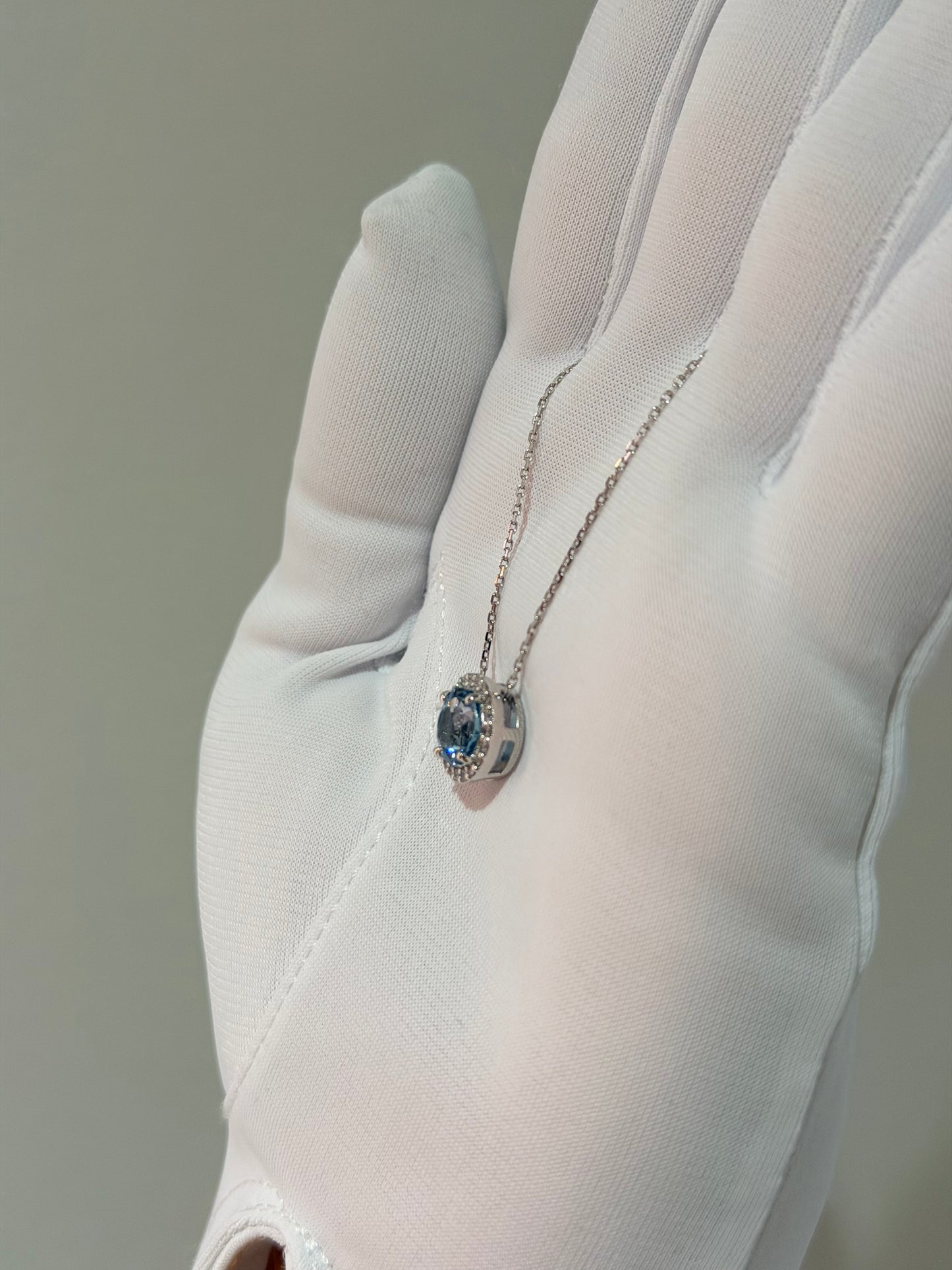 19. PT アクアマリン ラウンドネックレス CANDY