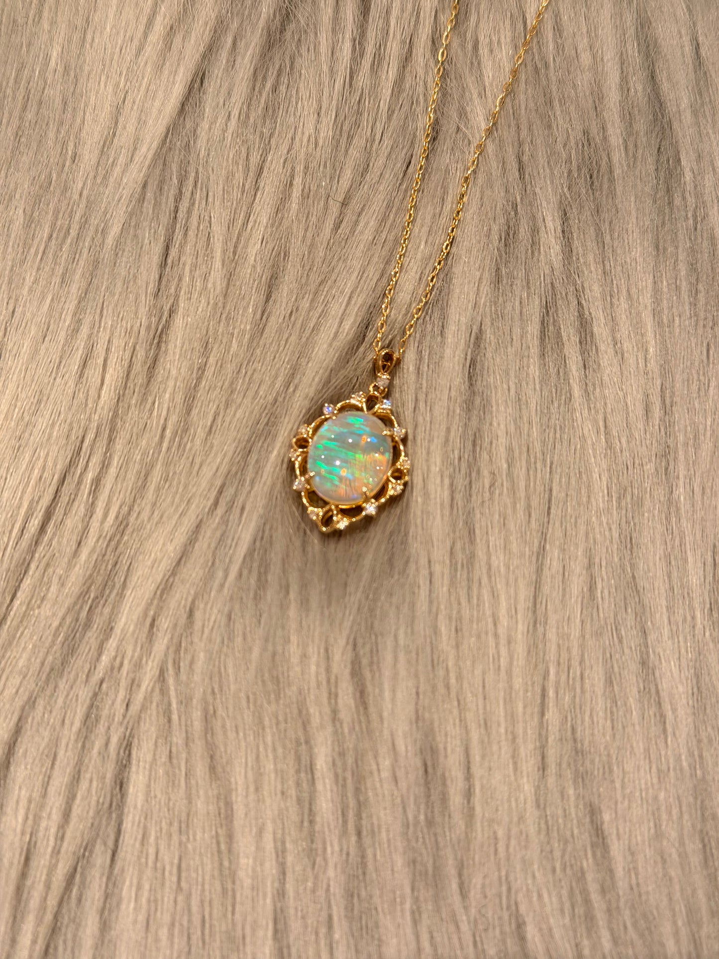 26. オパールネックレス