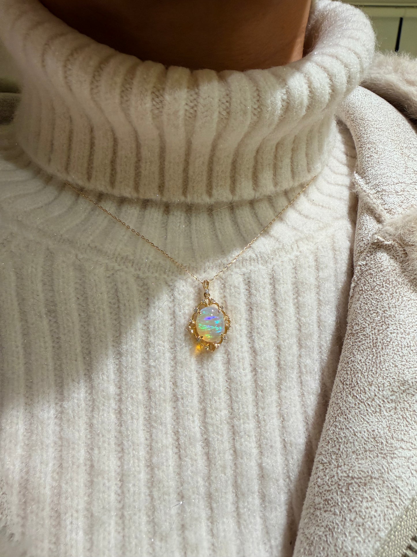 26. オパールネックレス