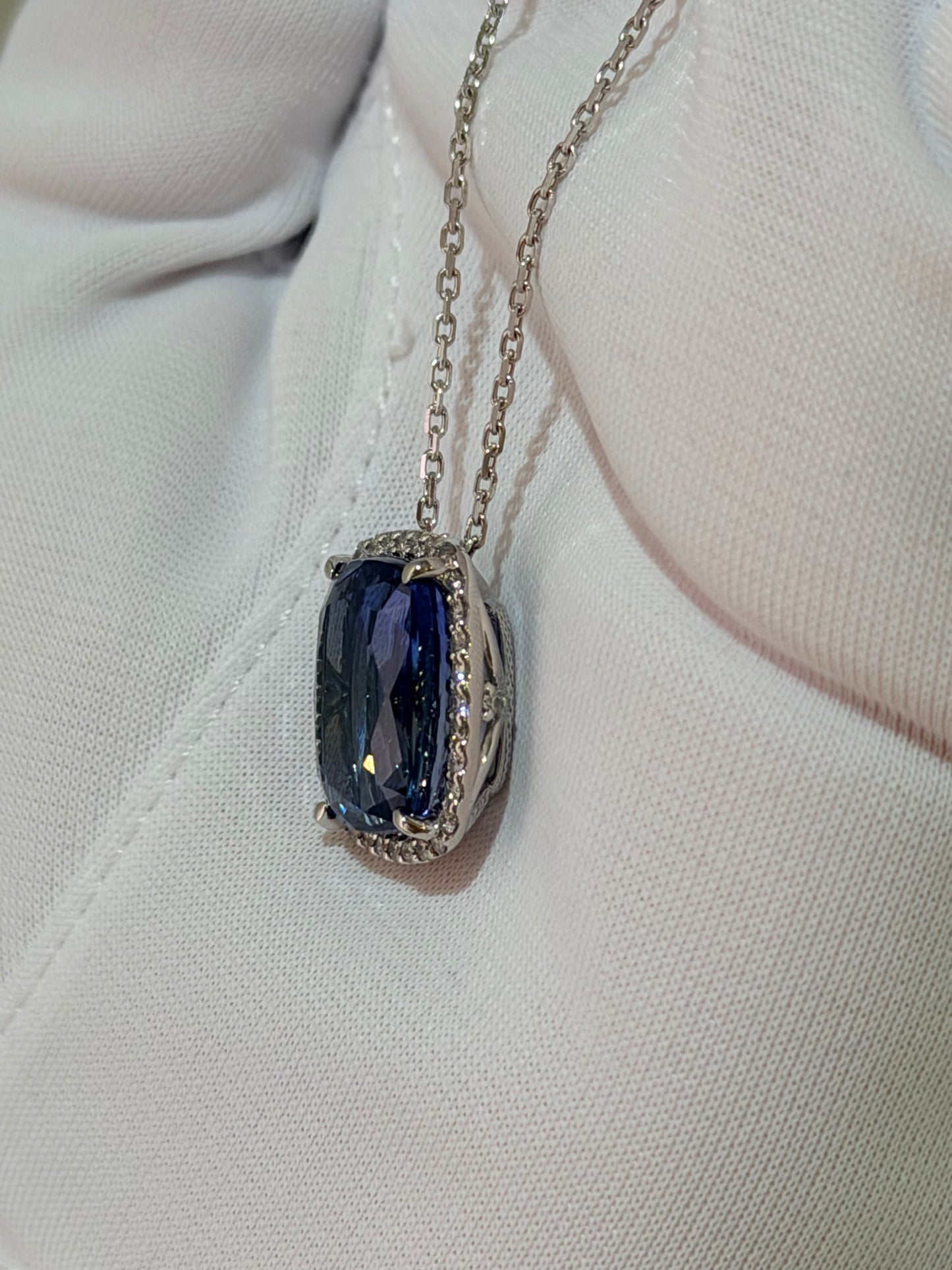 18. PTゾイサイトネックレス