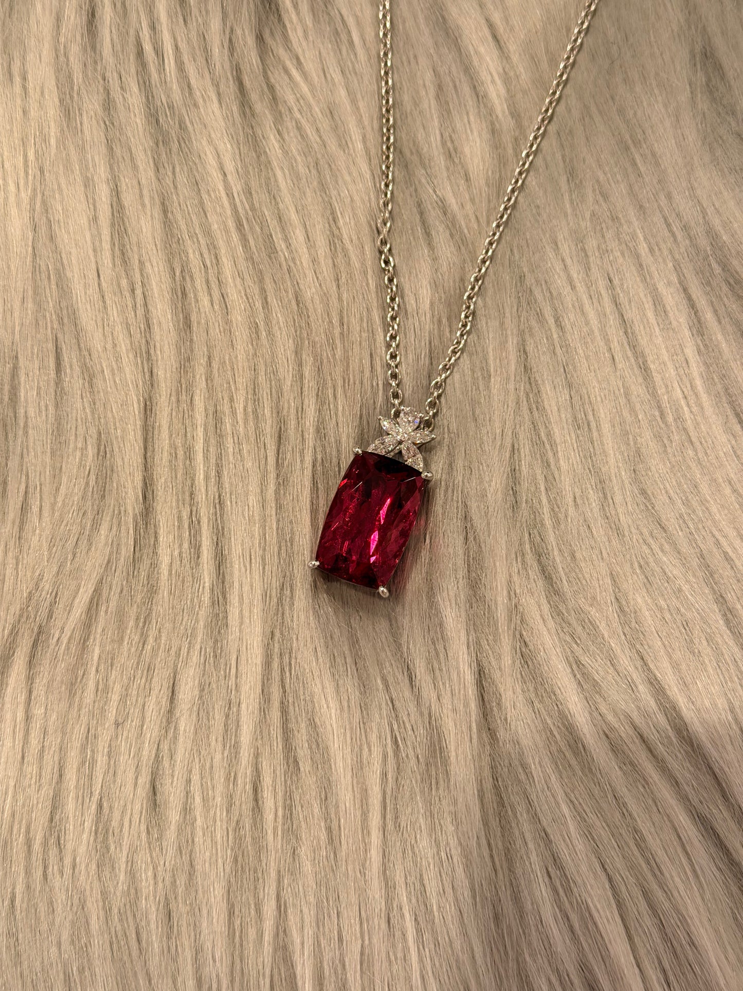 16. ピンクトルマリンネックレス