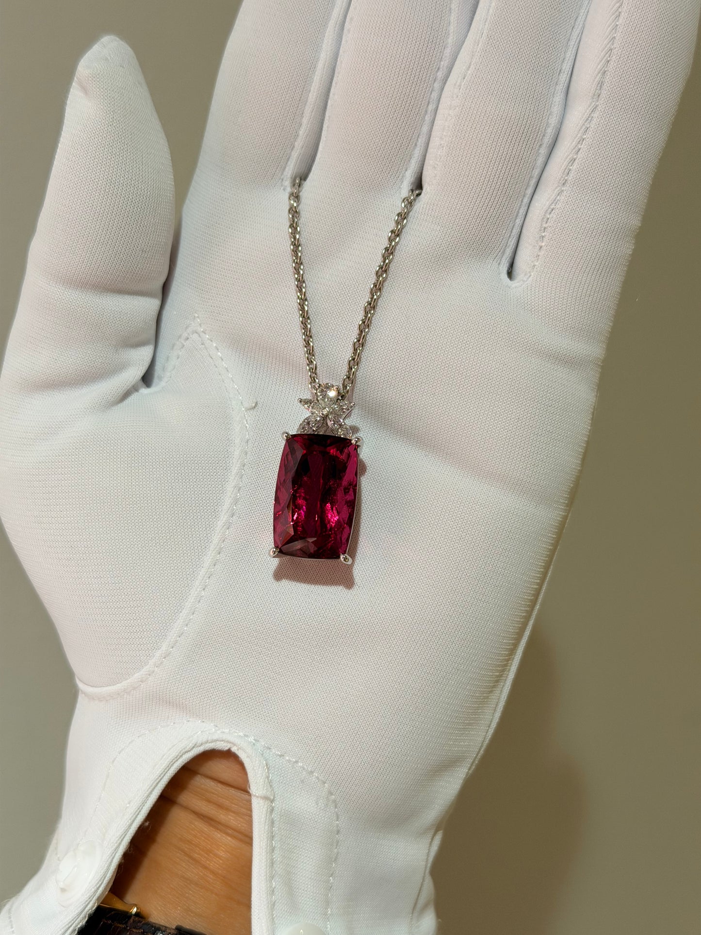 16. ピンクトルマリンネックレス