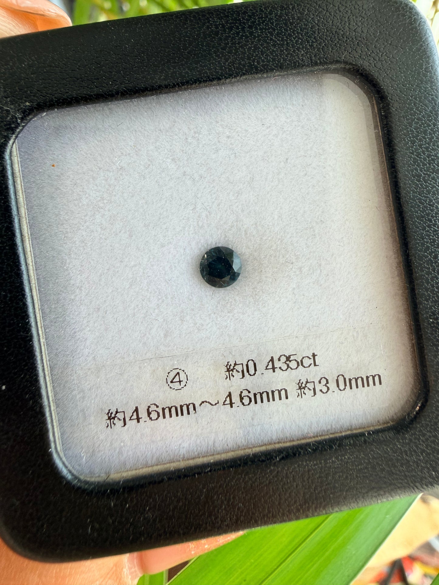 【ラウンドカット④】天然　スピネル　約0.435ct