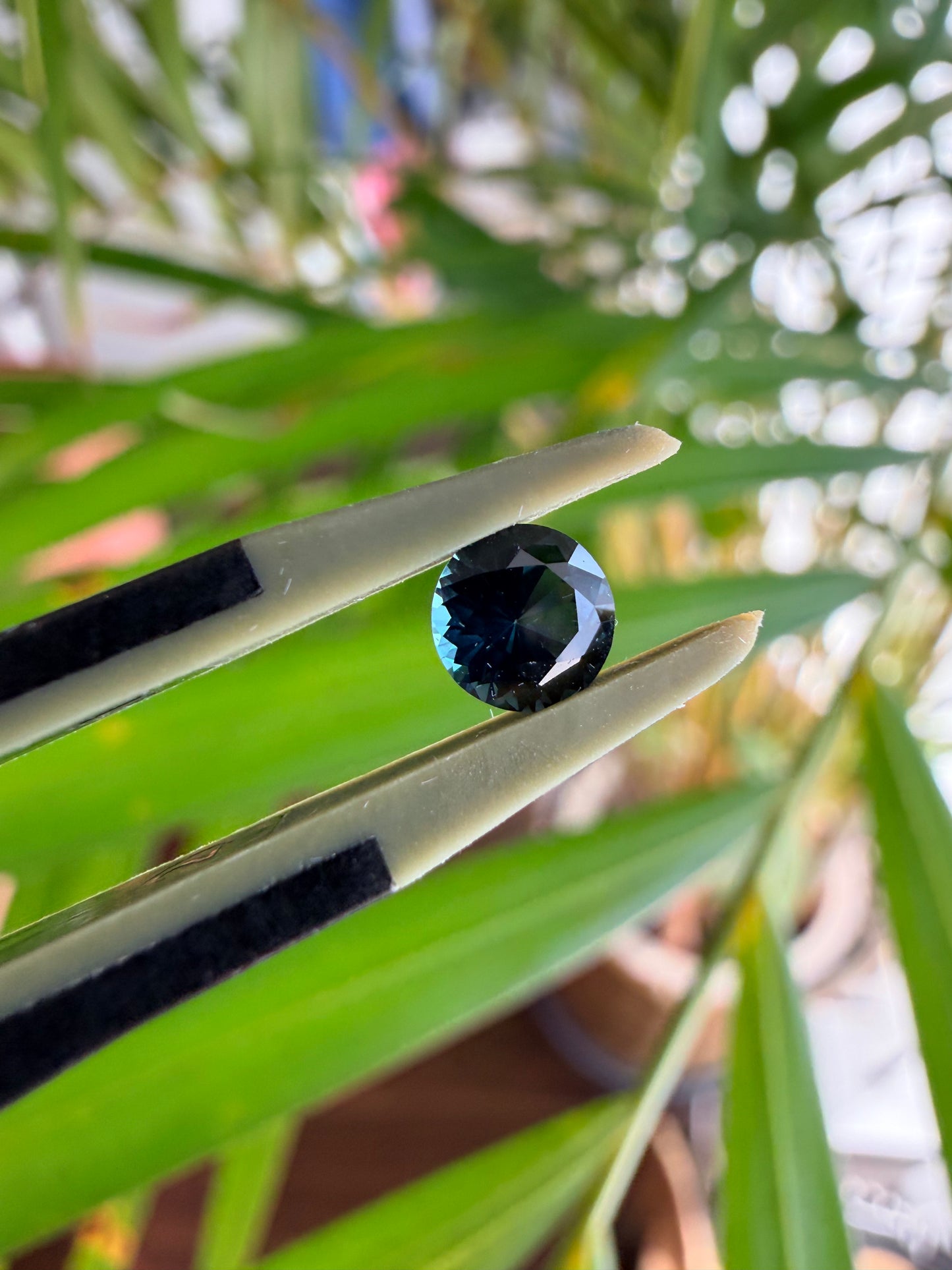 【ラウンドカット④】天然　スピネル　約0.435ct