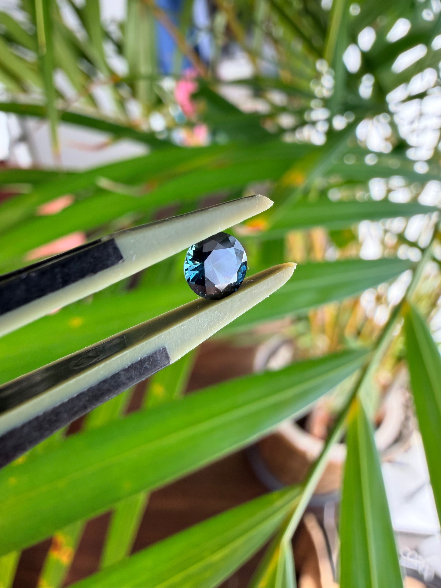 【ラウンドカット④】天然　スピネル　約0.435ct