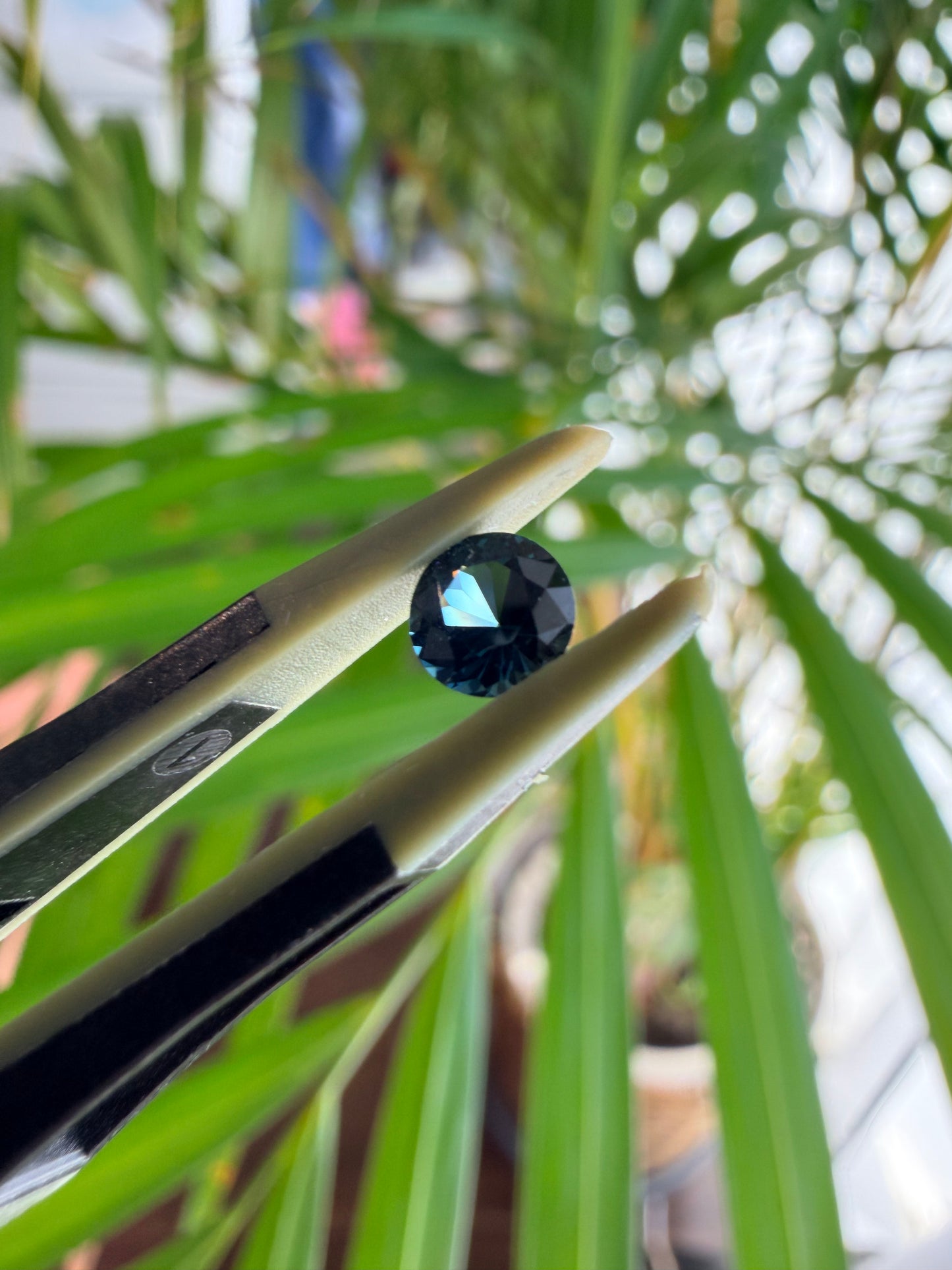 【ラウンドカット④】天然　スピネル　約0.435ct