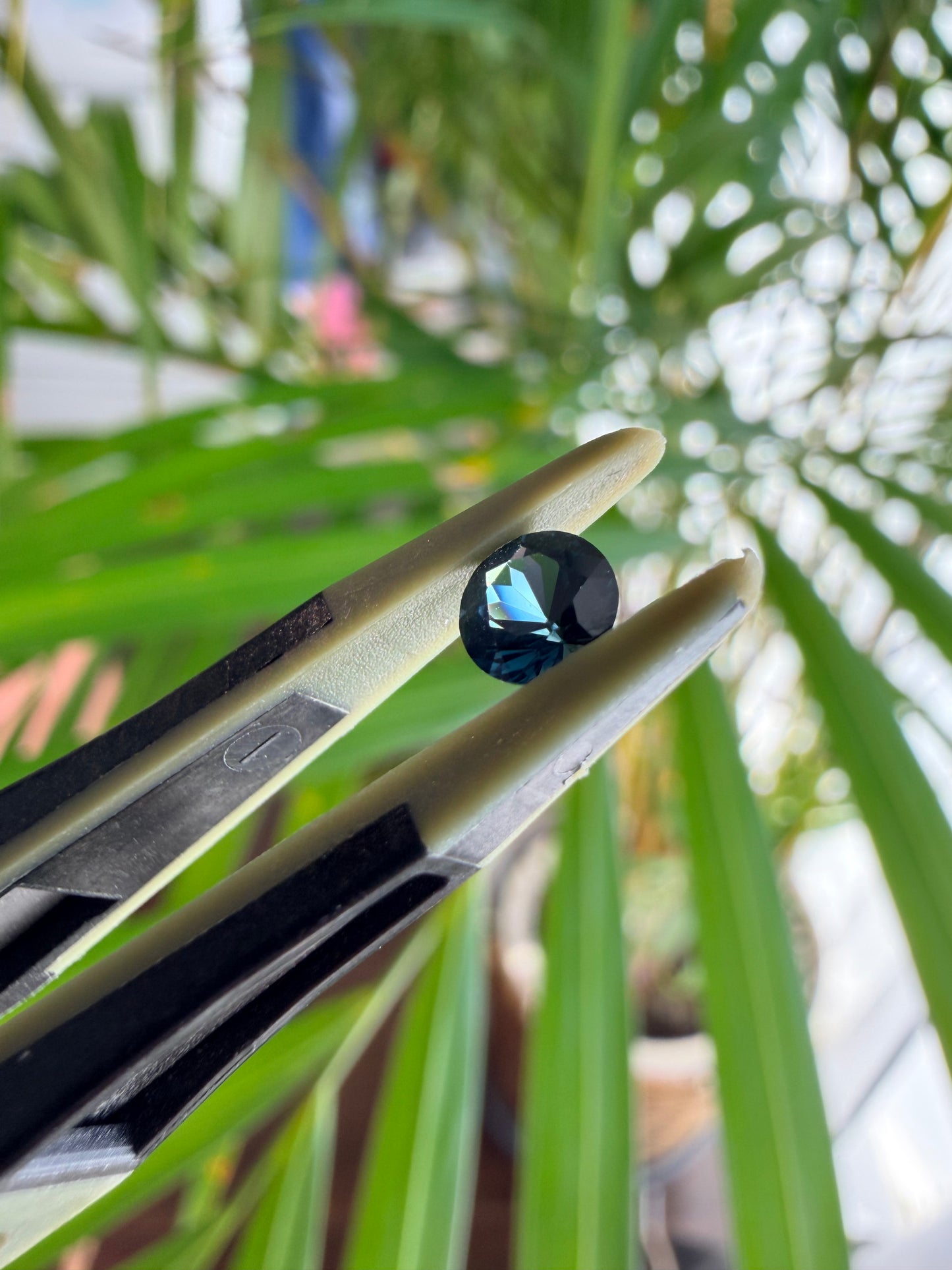 【ラウンドカット④】天然　スピネル　約0.435ct