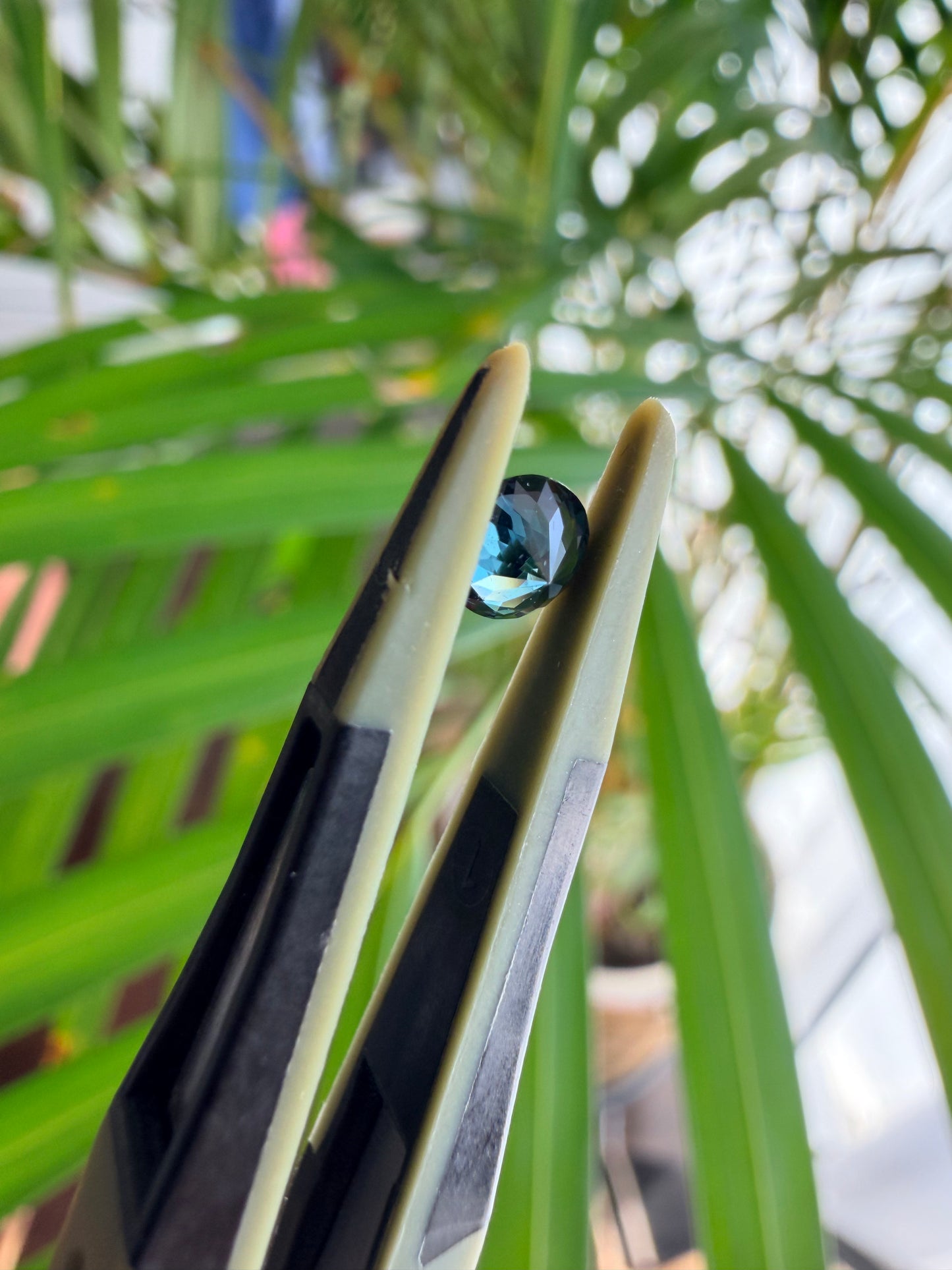 【ラウンドカット④】天然　スピネル　約0.435ct