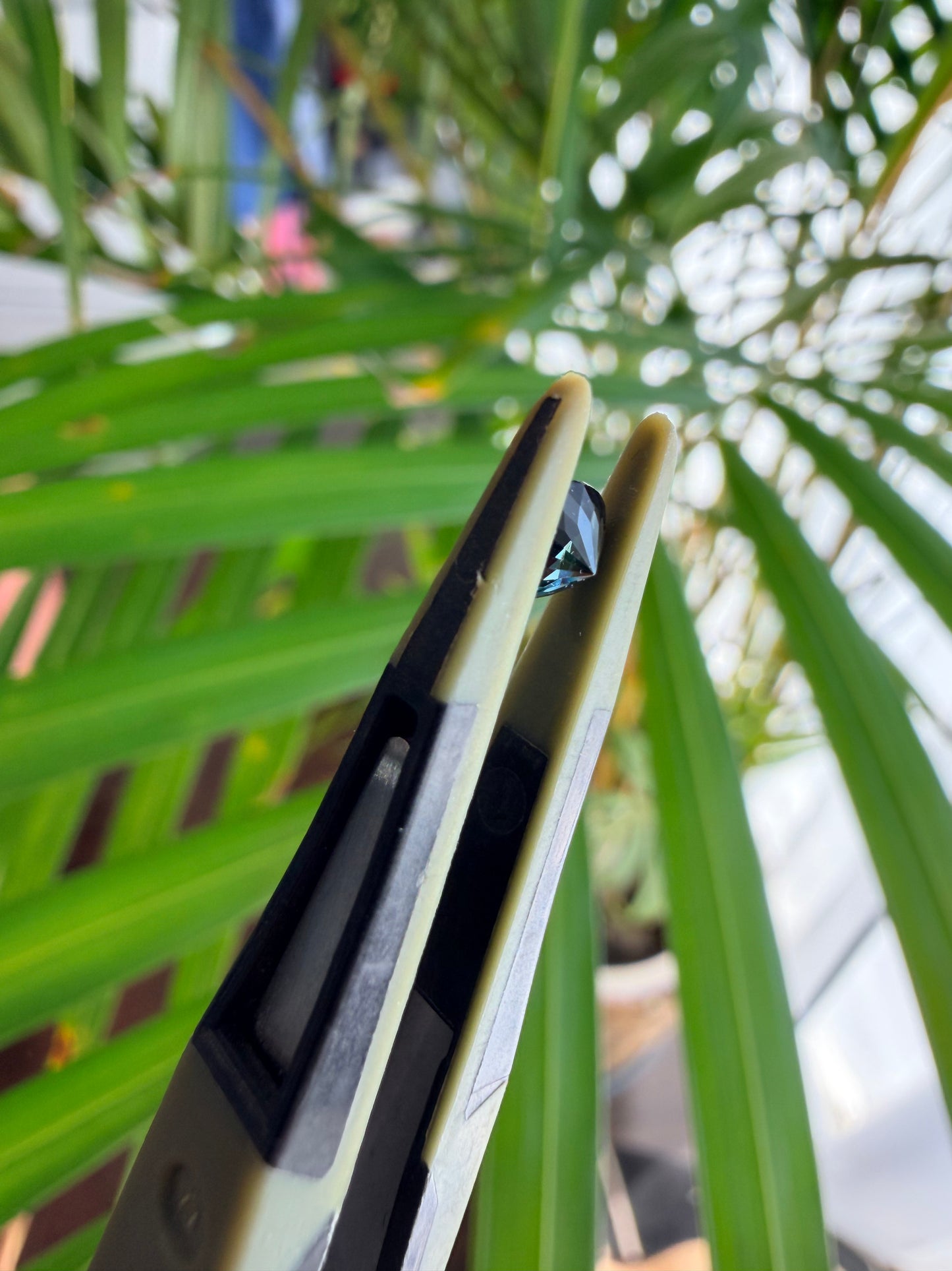 【ラウンドカット④】天然　スピネル　約0.435ct