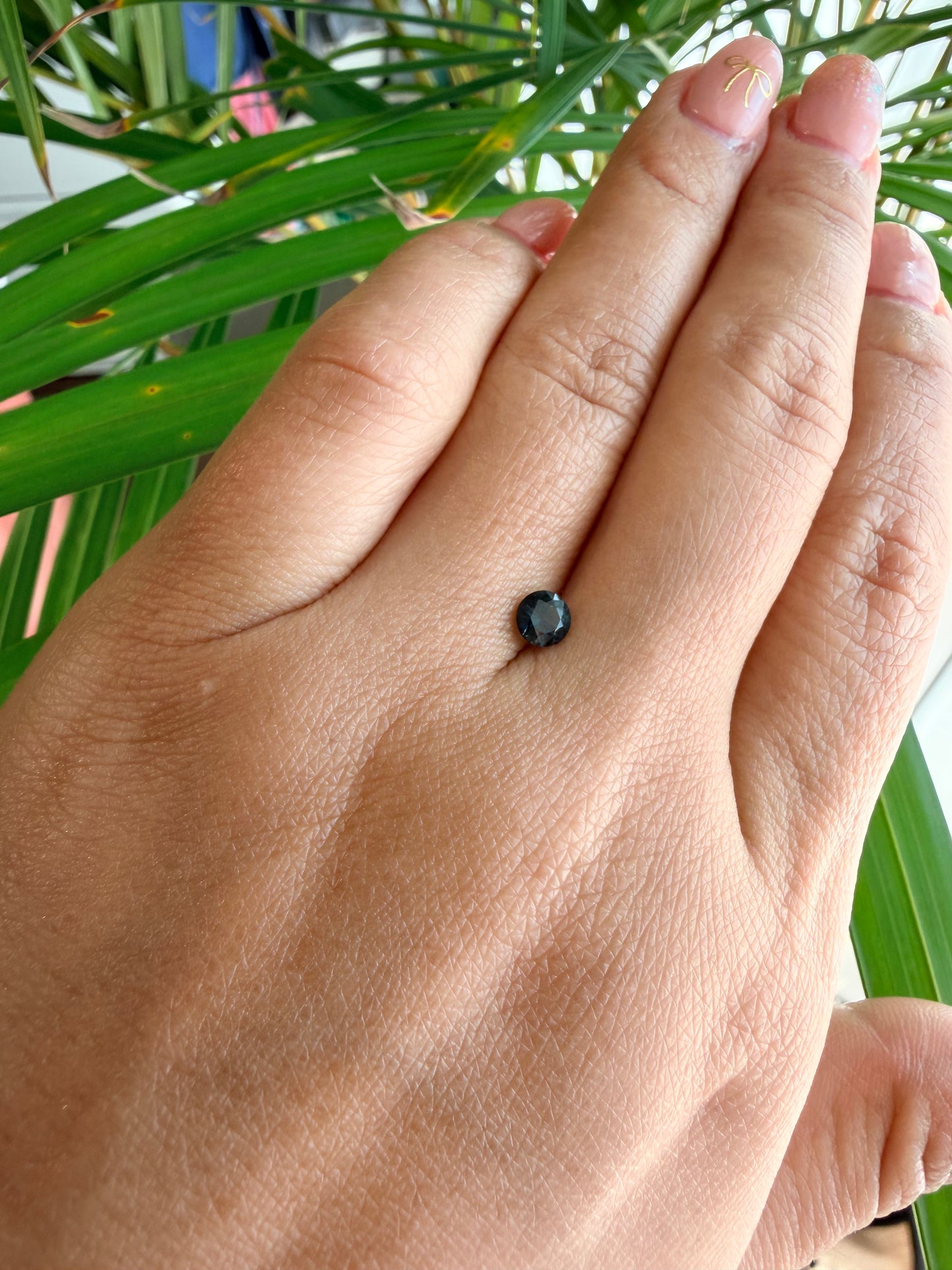 【ラウンドカット④】天然　スピネル　約0.435ct