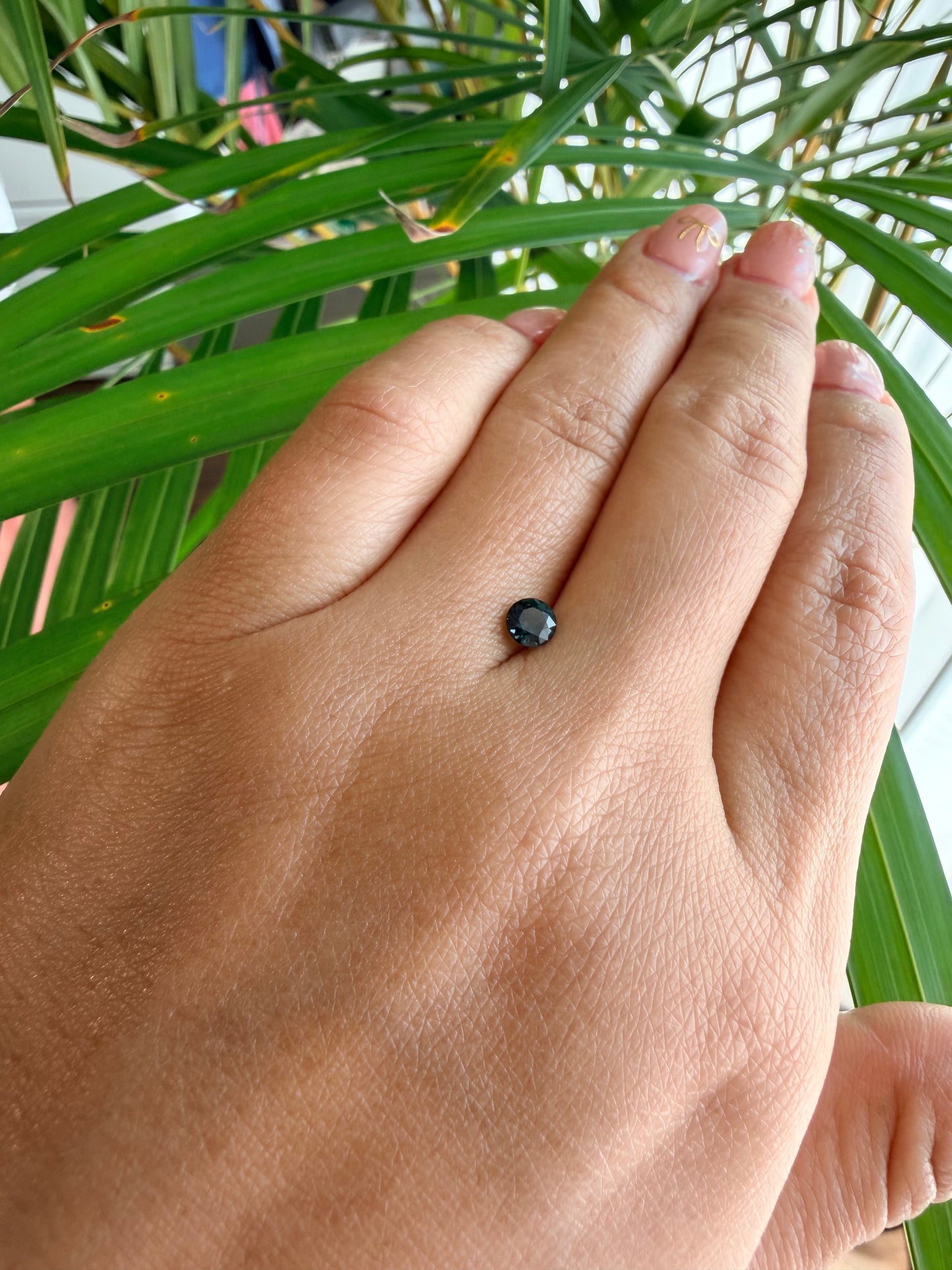 【ラウンドカット④】天然　スピネル　約0.435ct