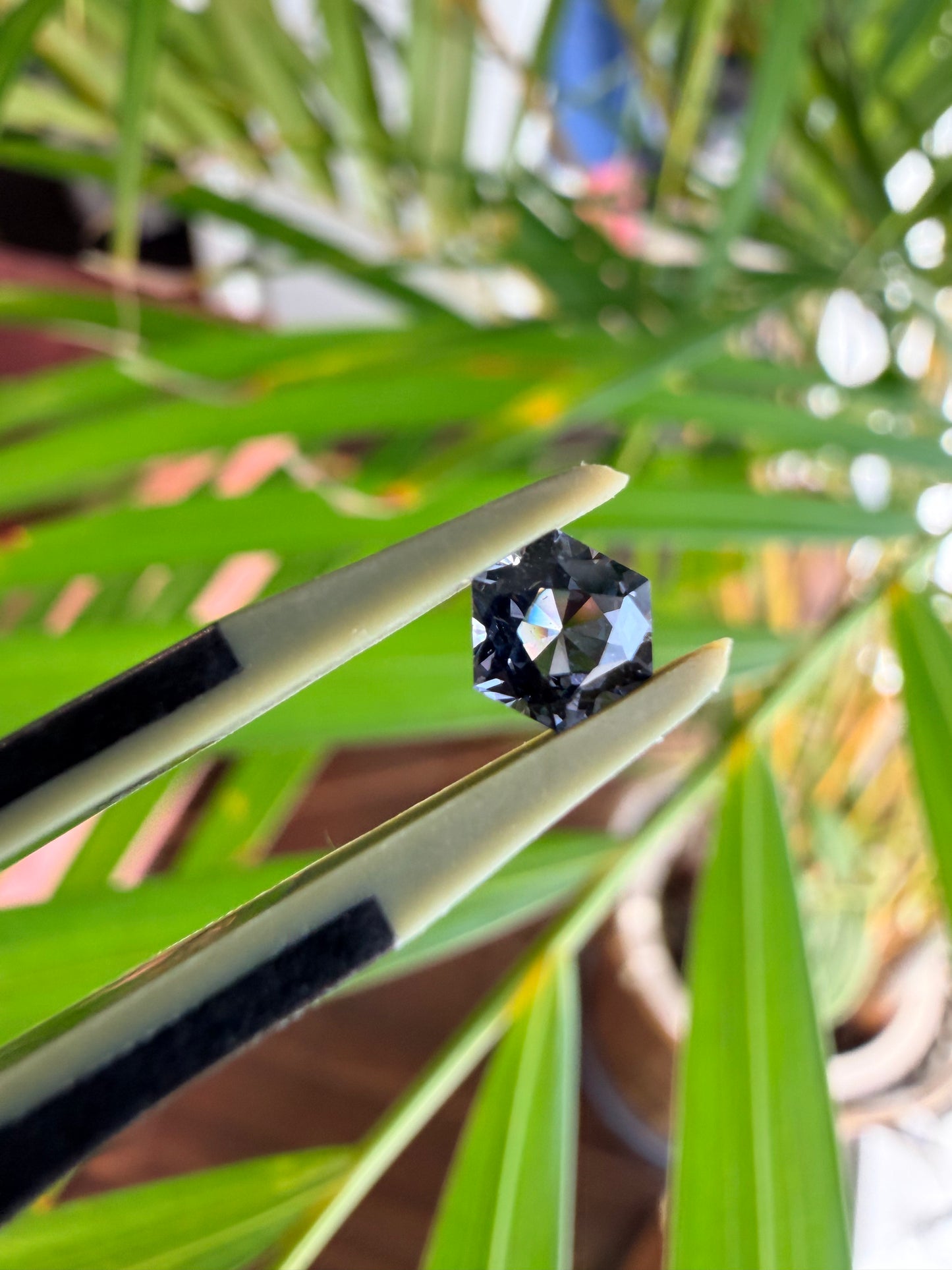 【ヘキサゴンカット⑤】天然　スピネル　約0.525ct