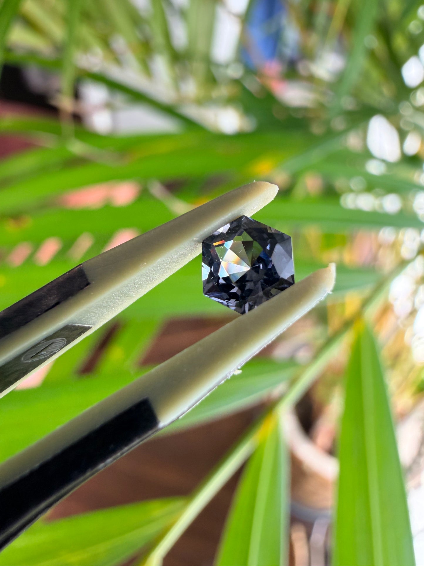 【ヘキサゴンカット⑤】天然　スピネル　約0.525ct